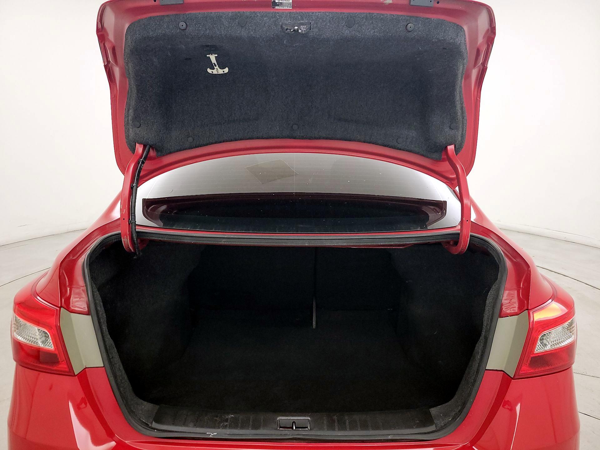 Thumbnail: 2019 Nissan Sentra - 19