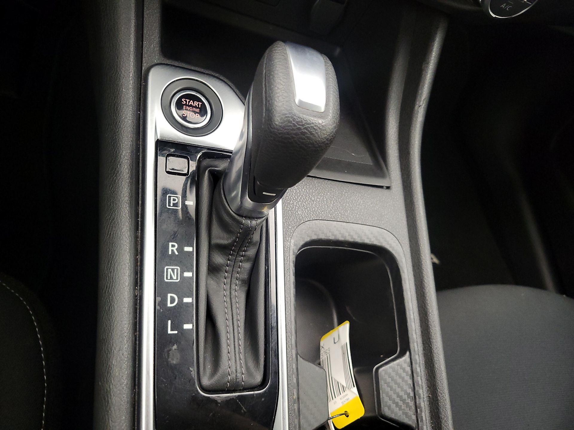 Thumbnail: 2023 Nissan Sentra - 17