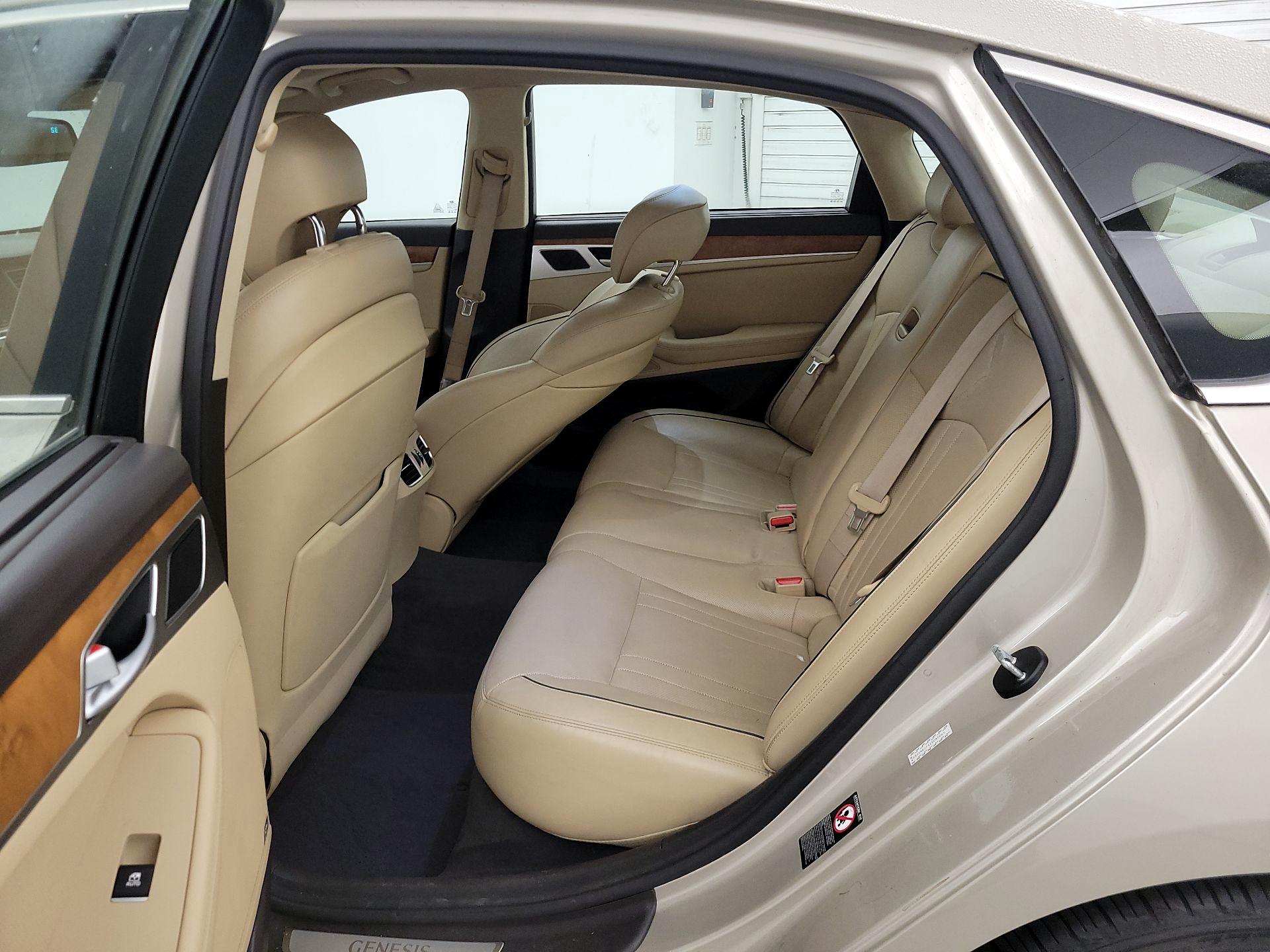 Thumbnail: 2015 Hyundai Genesis - 17