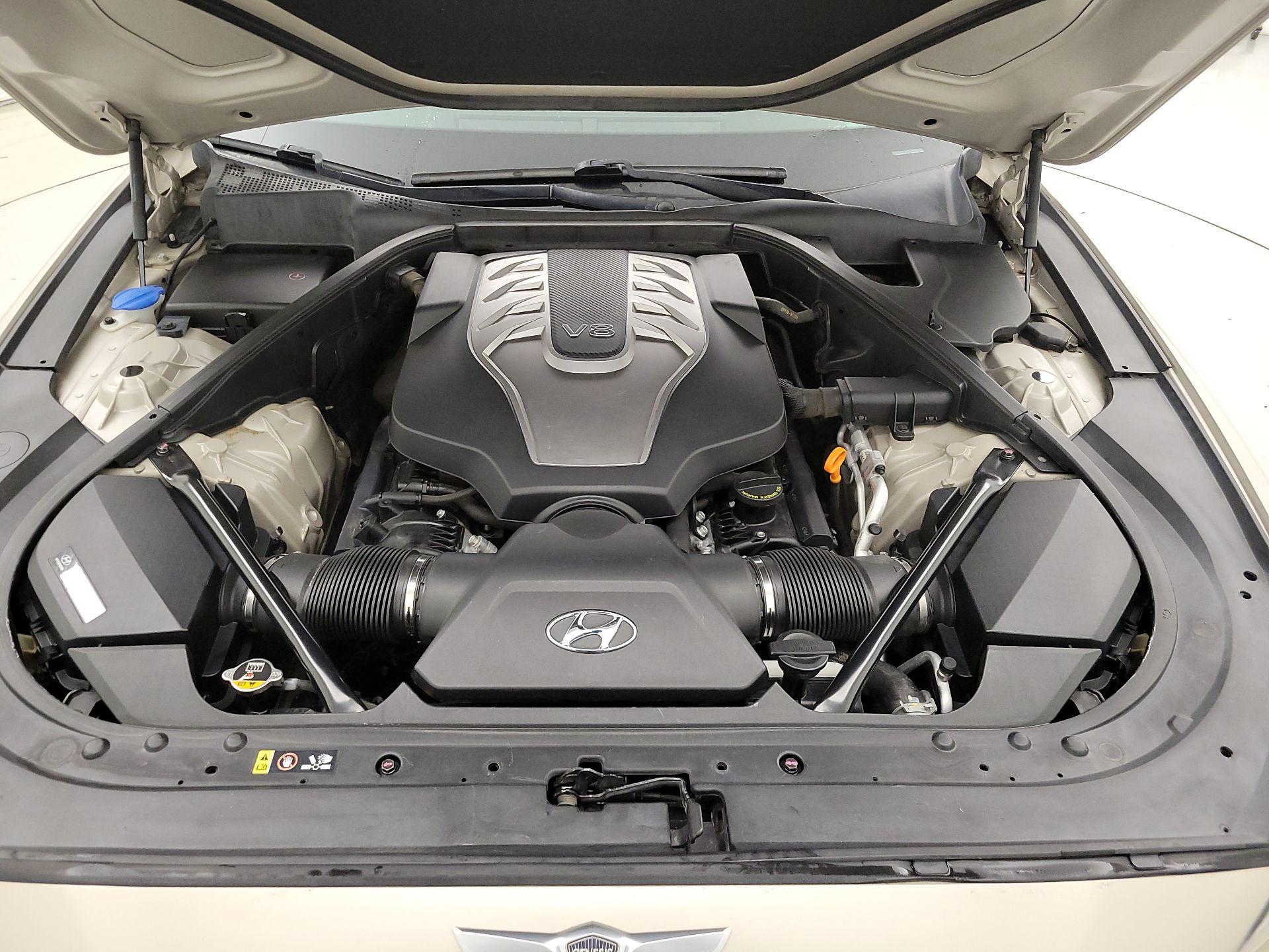 Thumbnail: 2015 Hyundai Genesis - 19