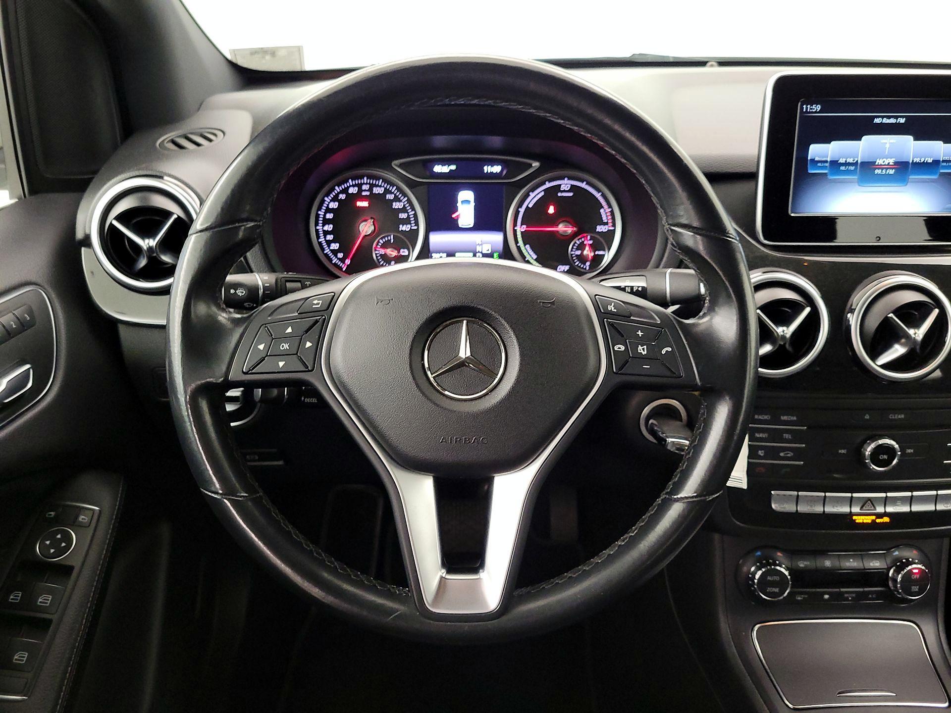Thumbnail: 2017 Mercedes-Benz B-Class - 10