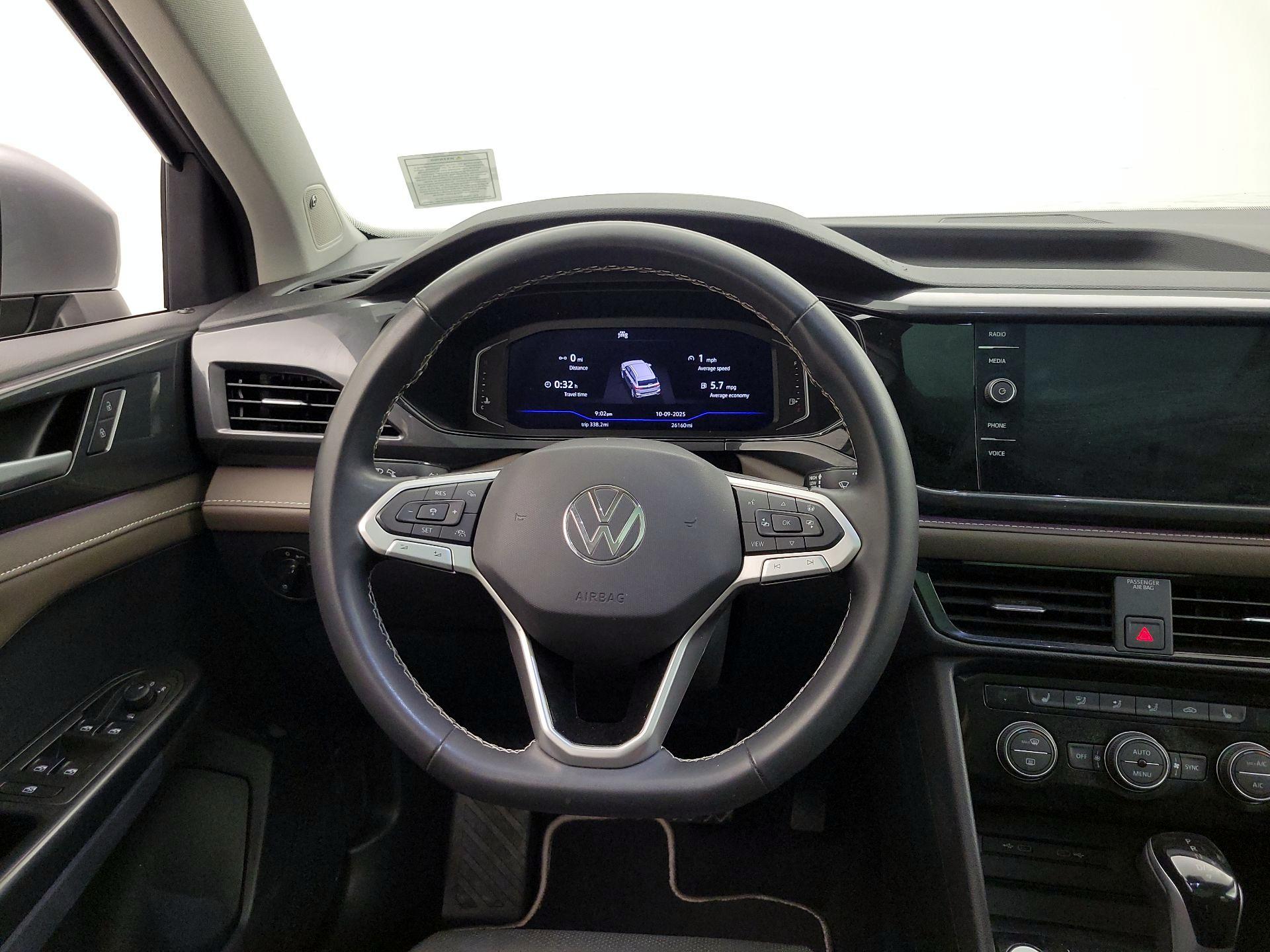 Thumbnail: 2023 Volkswagen Taos - 10