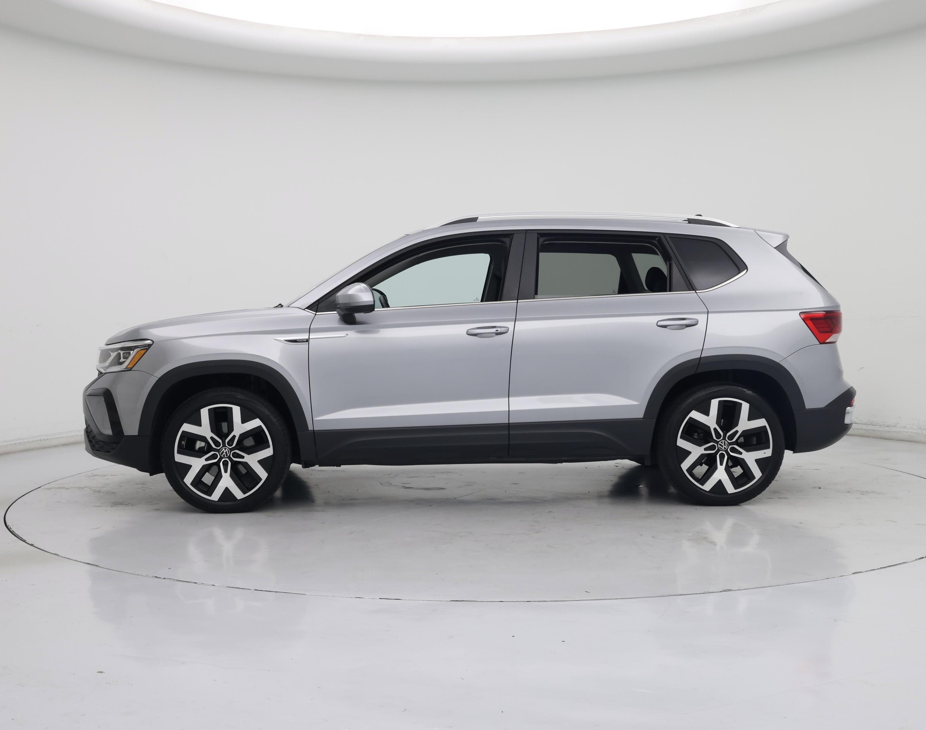 Thumbnail: 2023 Volkswagen Taos - 3