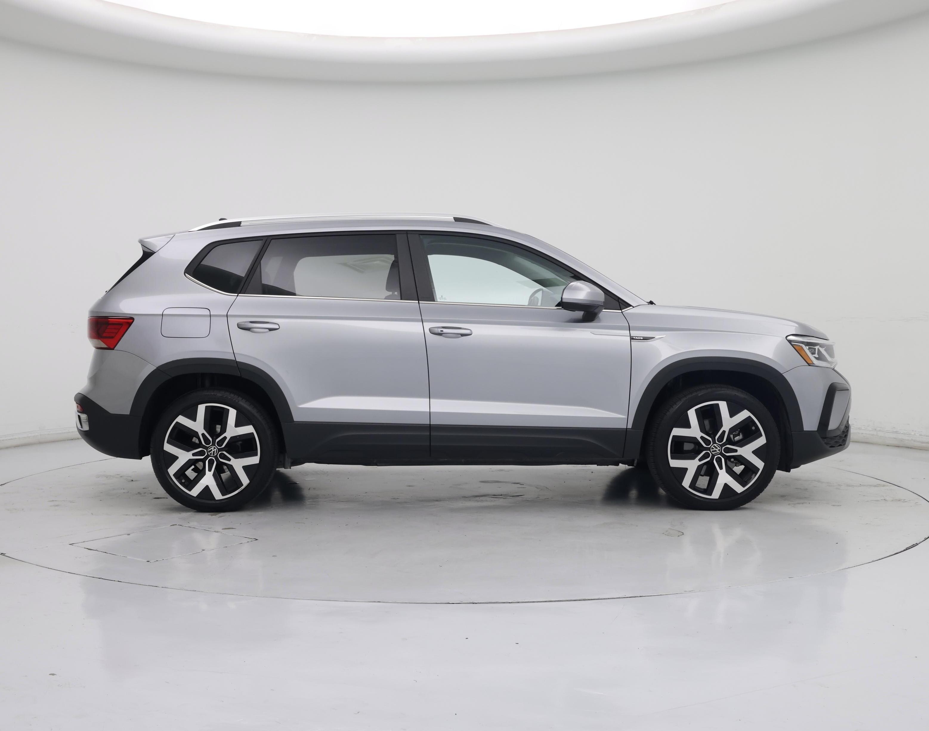 Thumbnail: 2023 Volkswagen Taos - 7