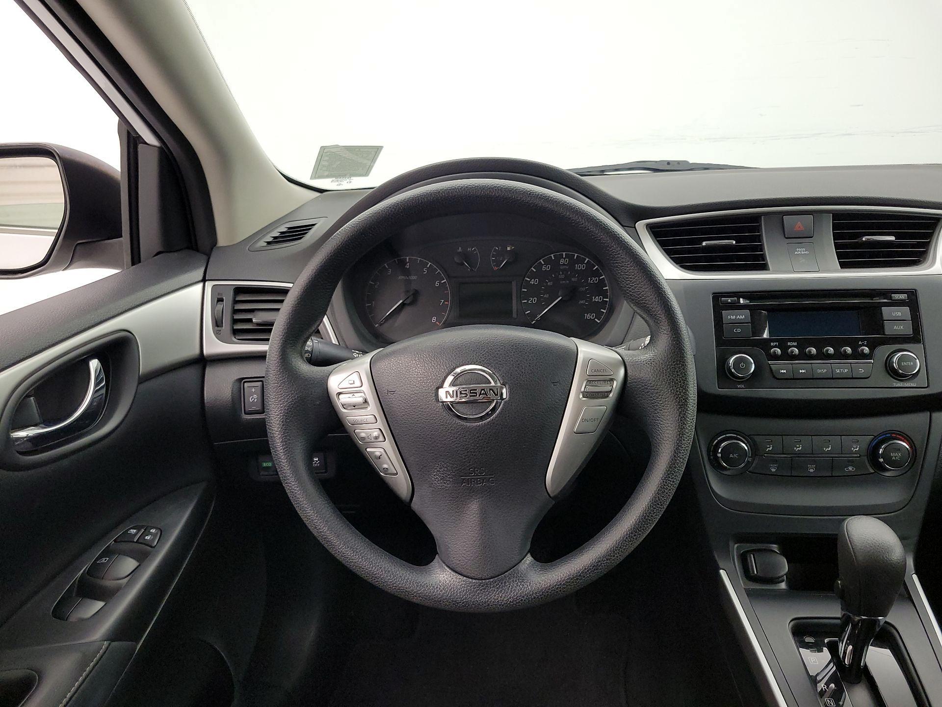 Thumbnail: 2017 Nissan Sentra - 10