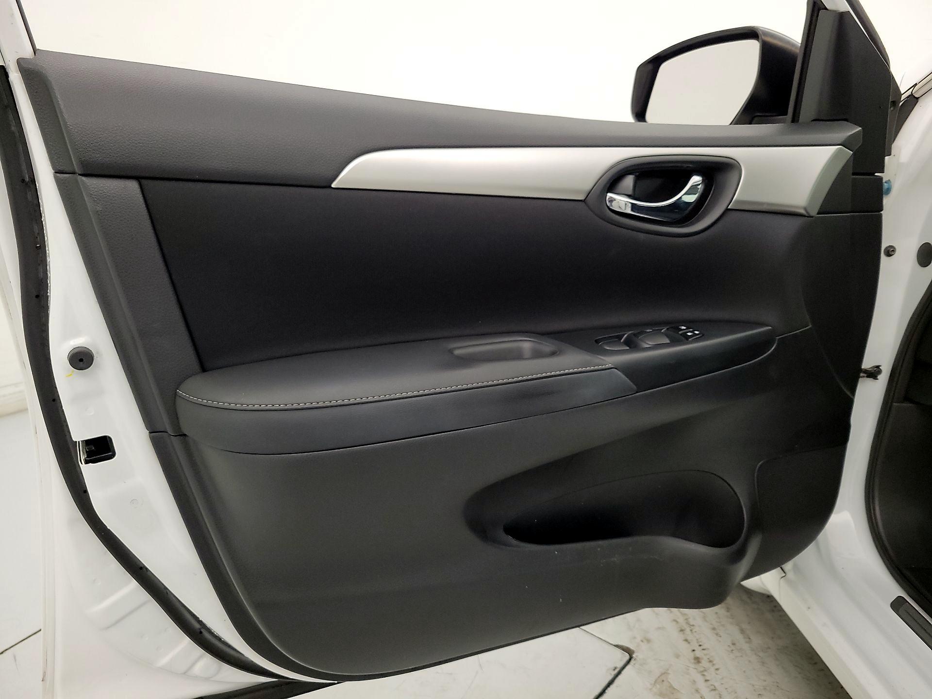 Thumbnail: 2017 Nissan Sentra - 12