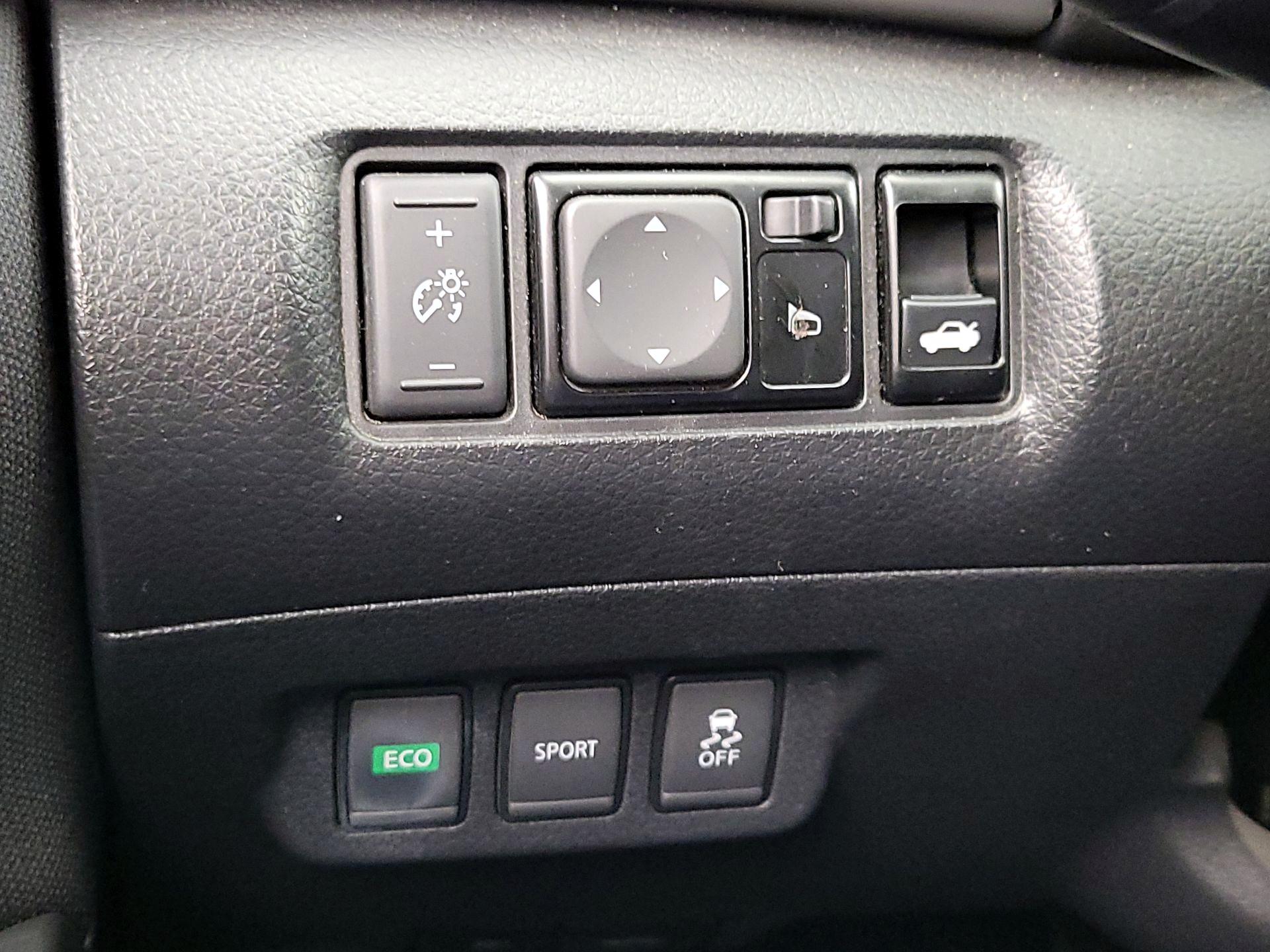 Thumbnail: 2017 Nissan Sentra - 13