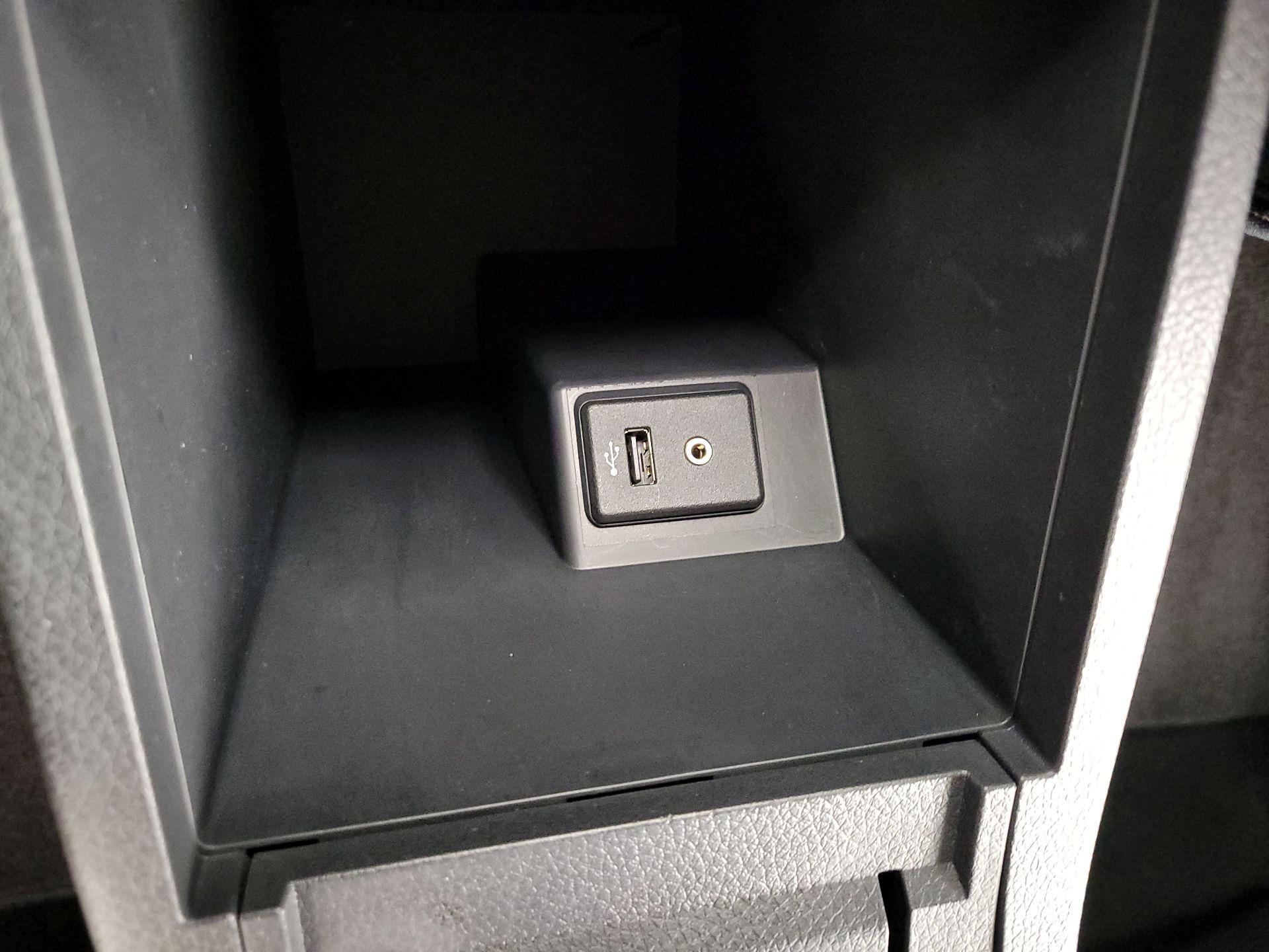 Thumbnail: 2017 Nissan Sentra - 17