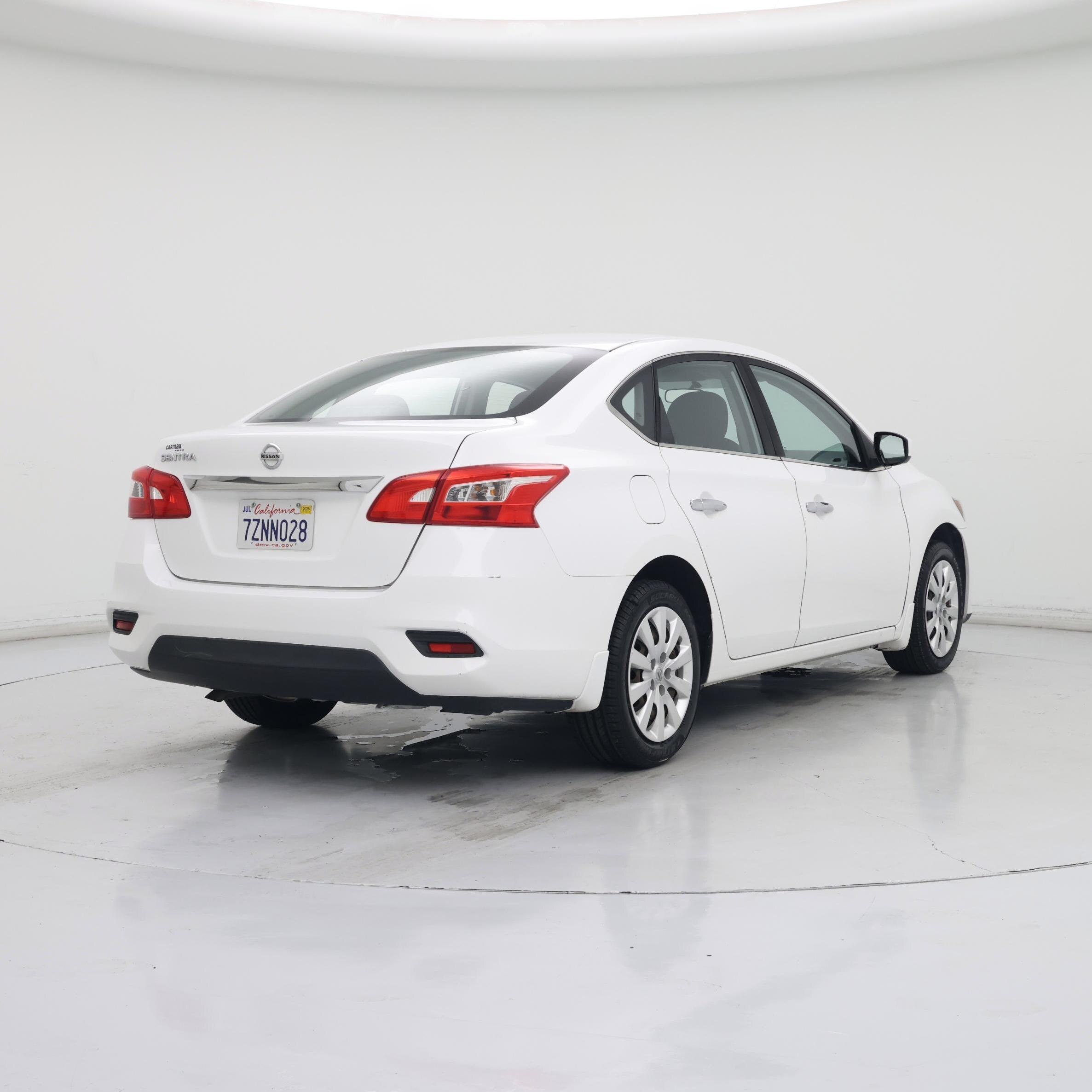 Thumbnail: 2017 Nissan Sentra - 8