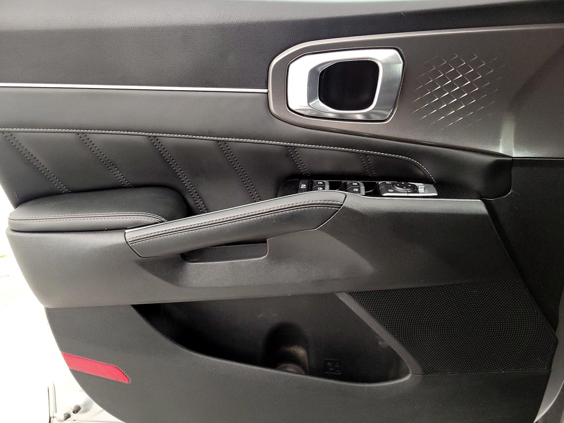 Thumbnail: 2021 Kia Sorento - 12