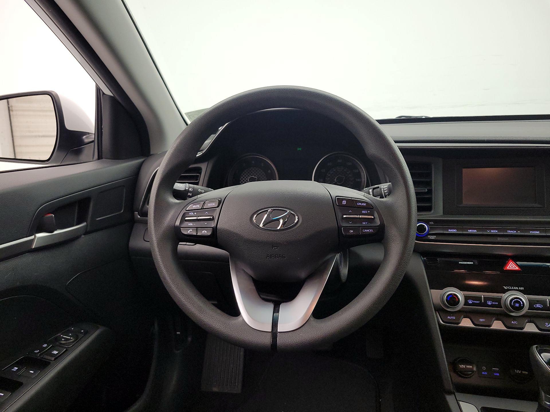 Thumbnail: 2020 Hyundai Elantra - 10