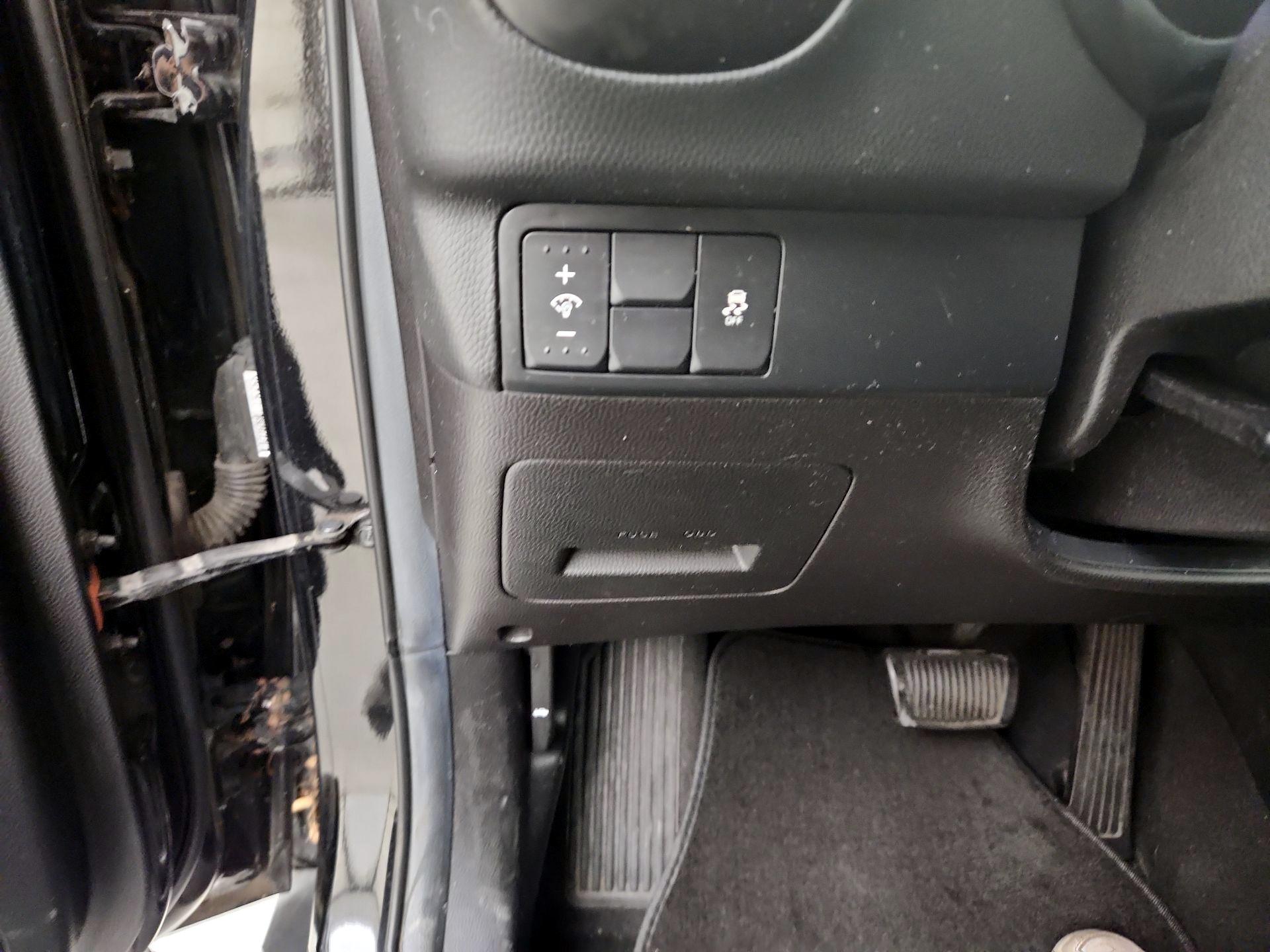 Thumbnail: 2015 Kia Soul - 13