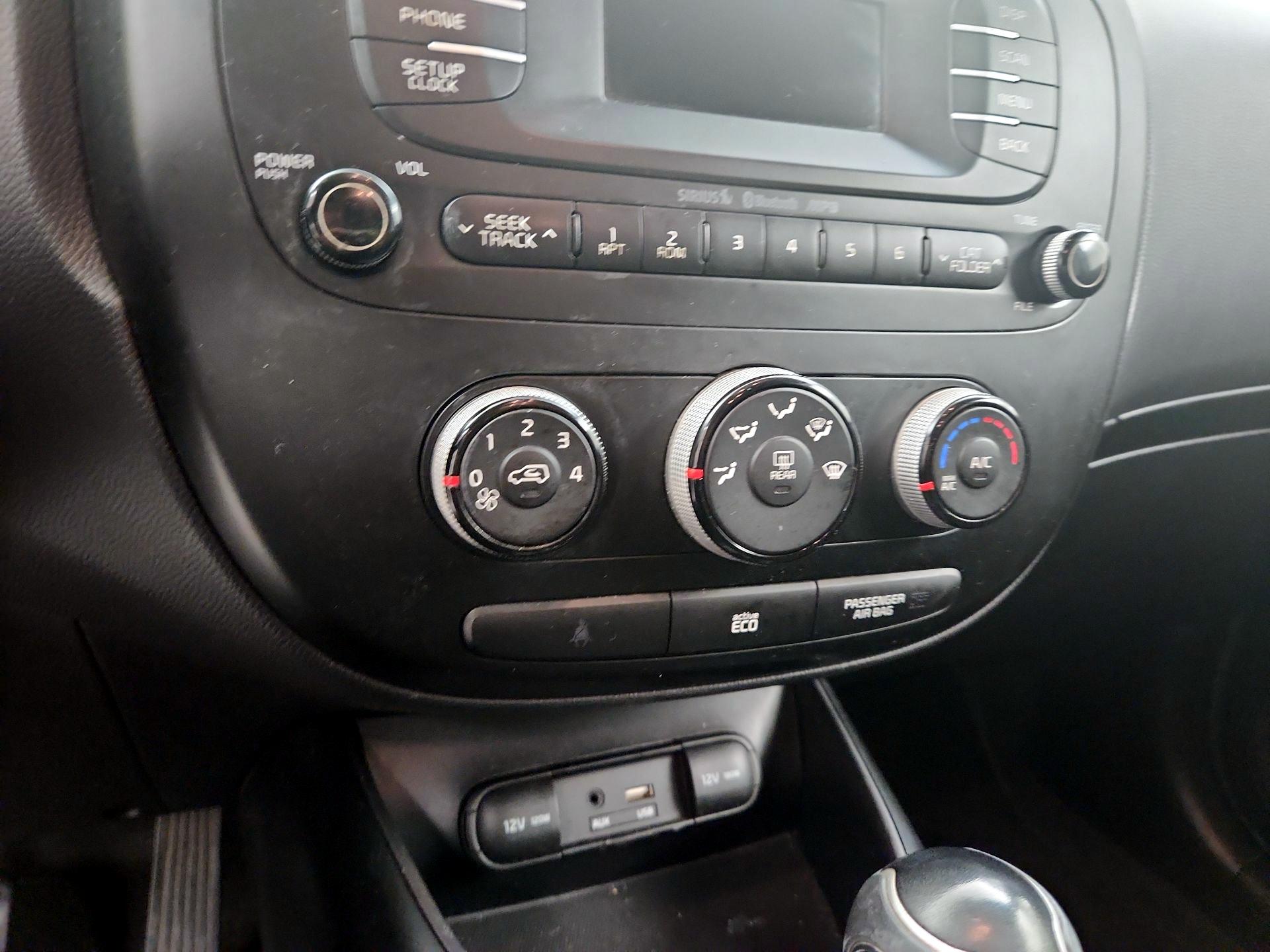 Thumbnail: 2015 Kia Soul - 15