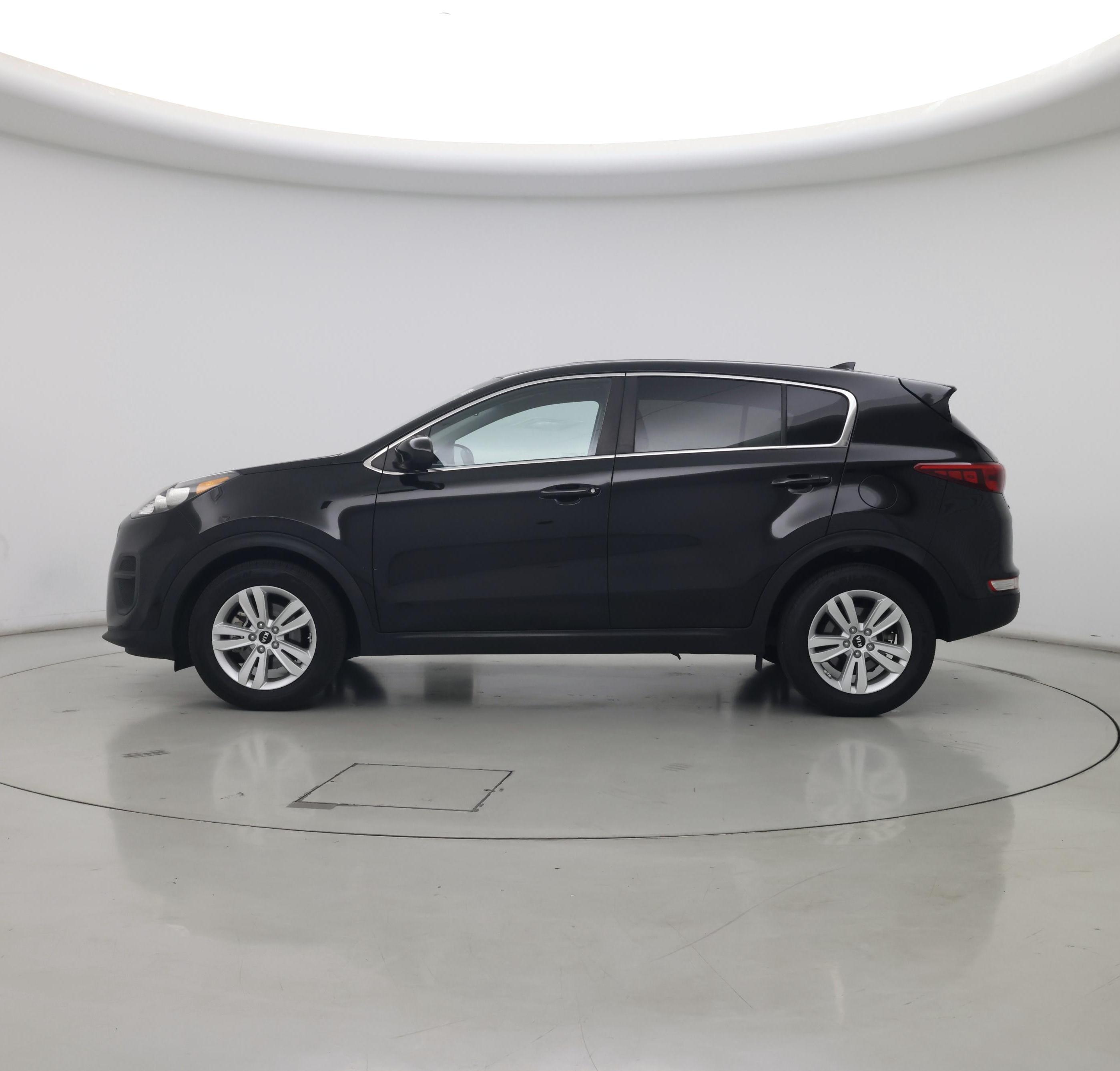 Thumbnail: 2017 Kia Sportage - 3