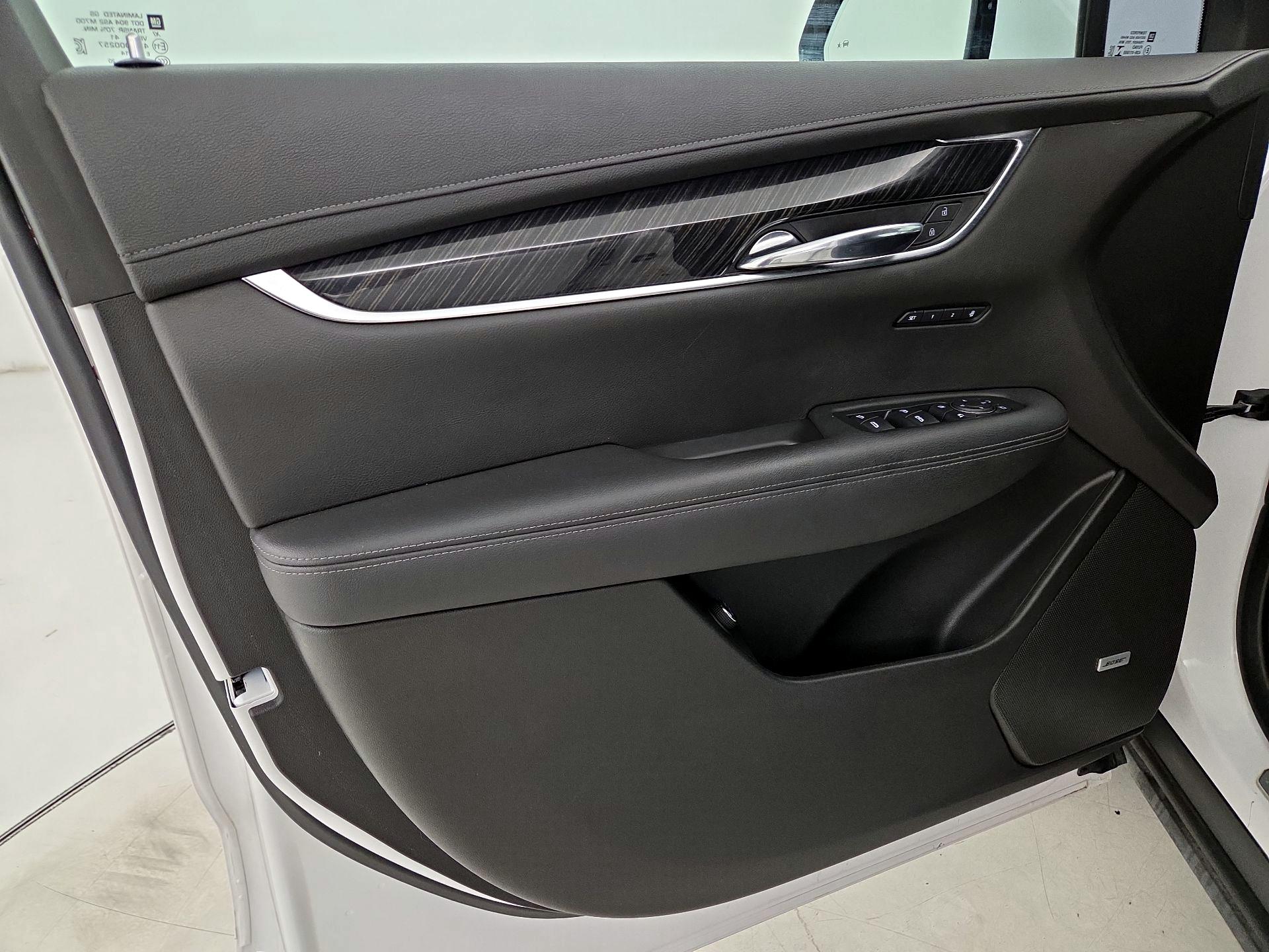 Thumbnail: 2021 Cadillac XT6 - 12