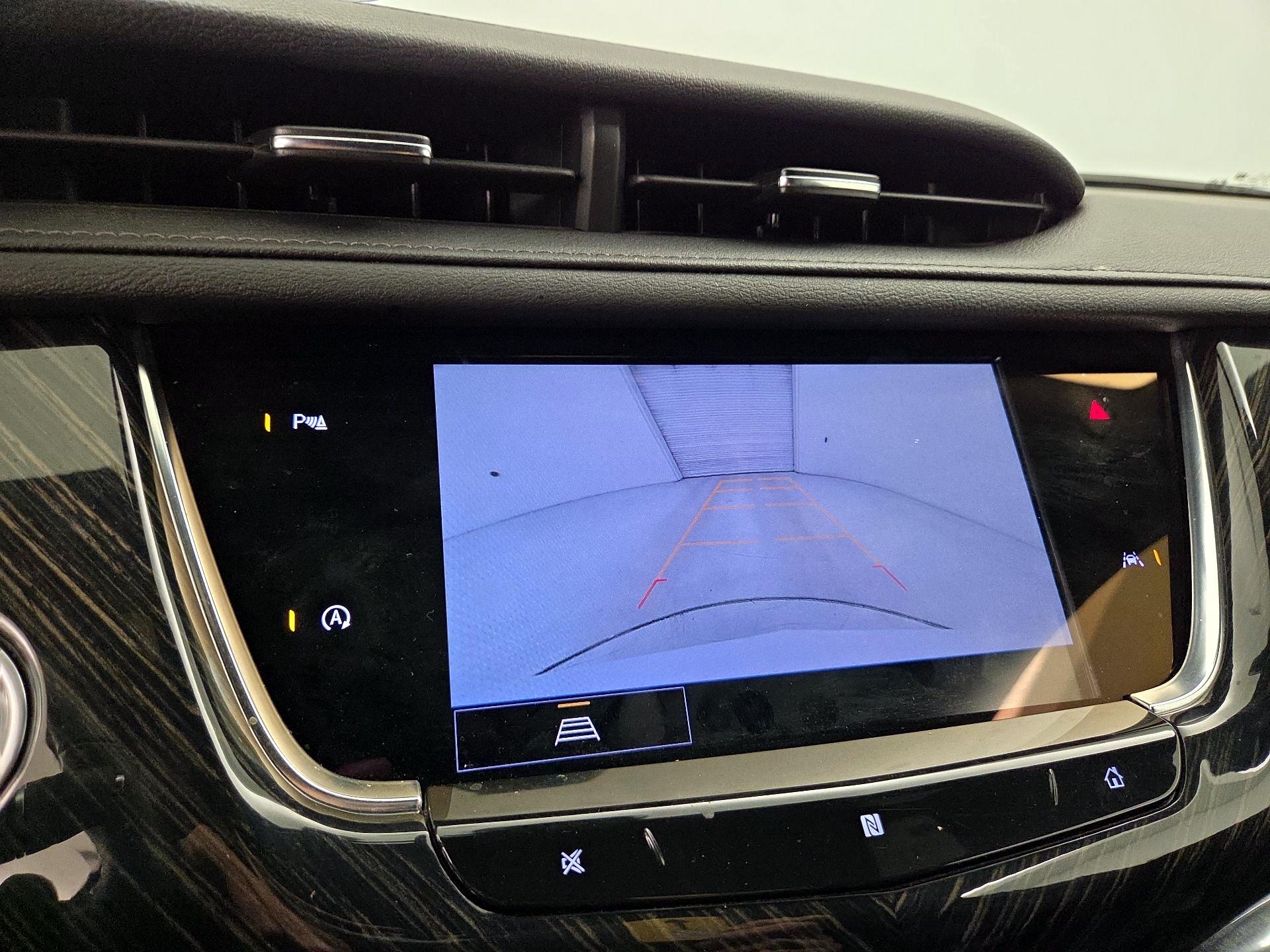 Thumbnail: 2021 Cadillac XT6 - 14