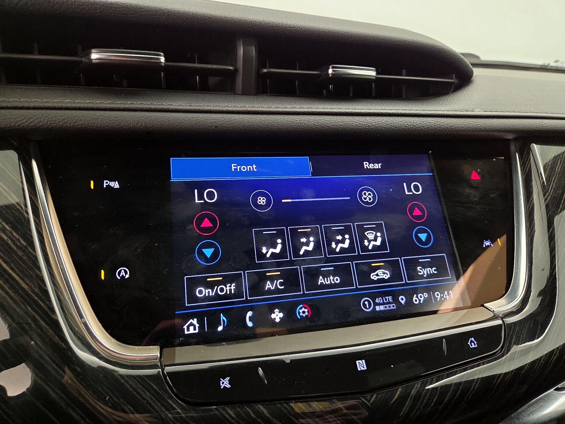 Thumbnail: 2021 Cadillac XT6 - 16