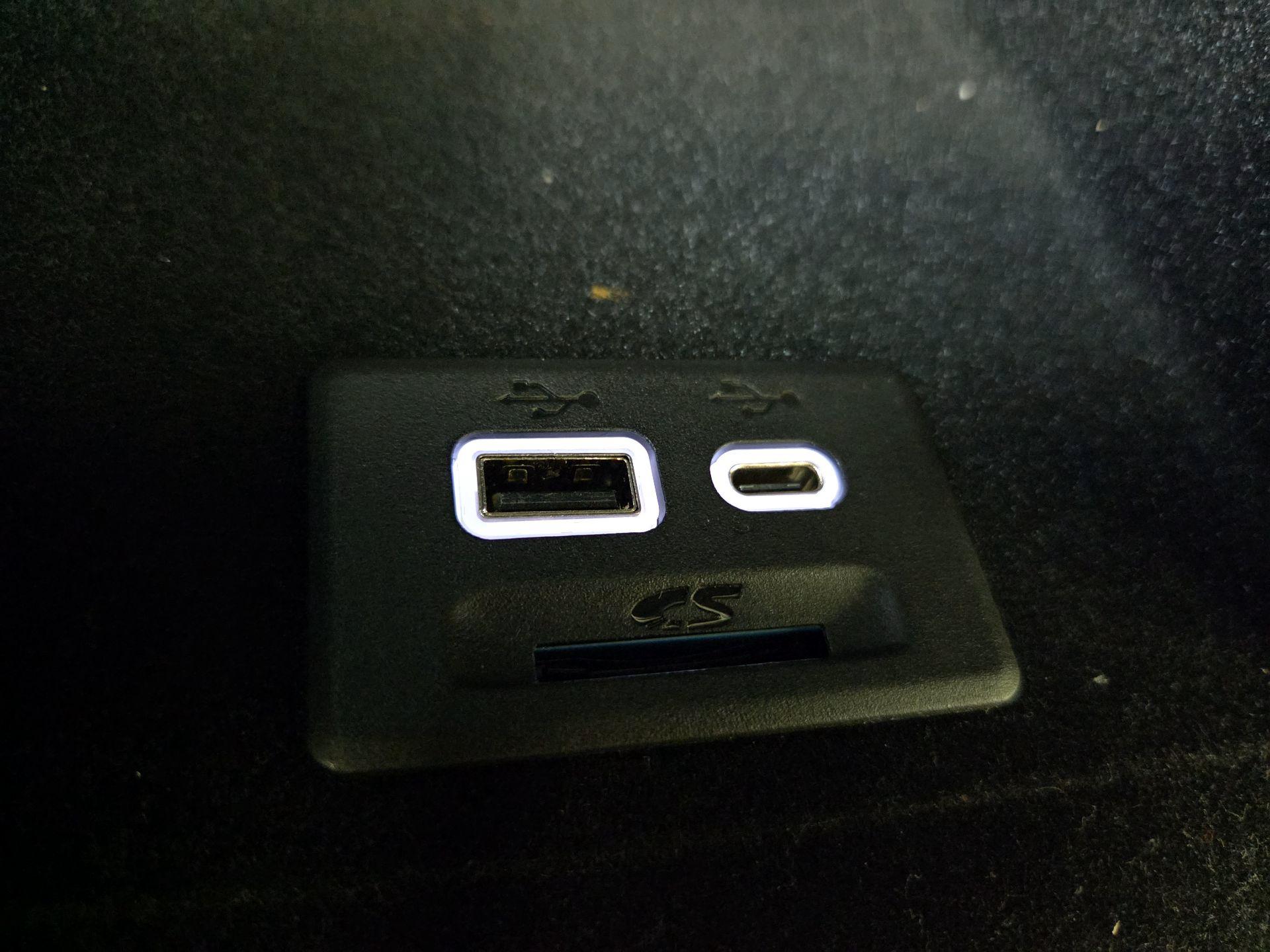 Thumbnail: 2021 Cadillac XT6 - 18