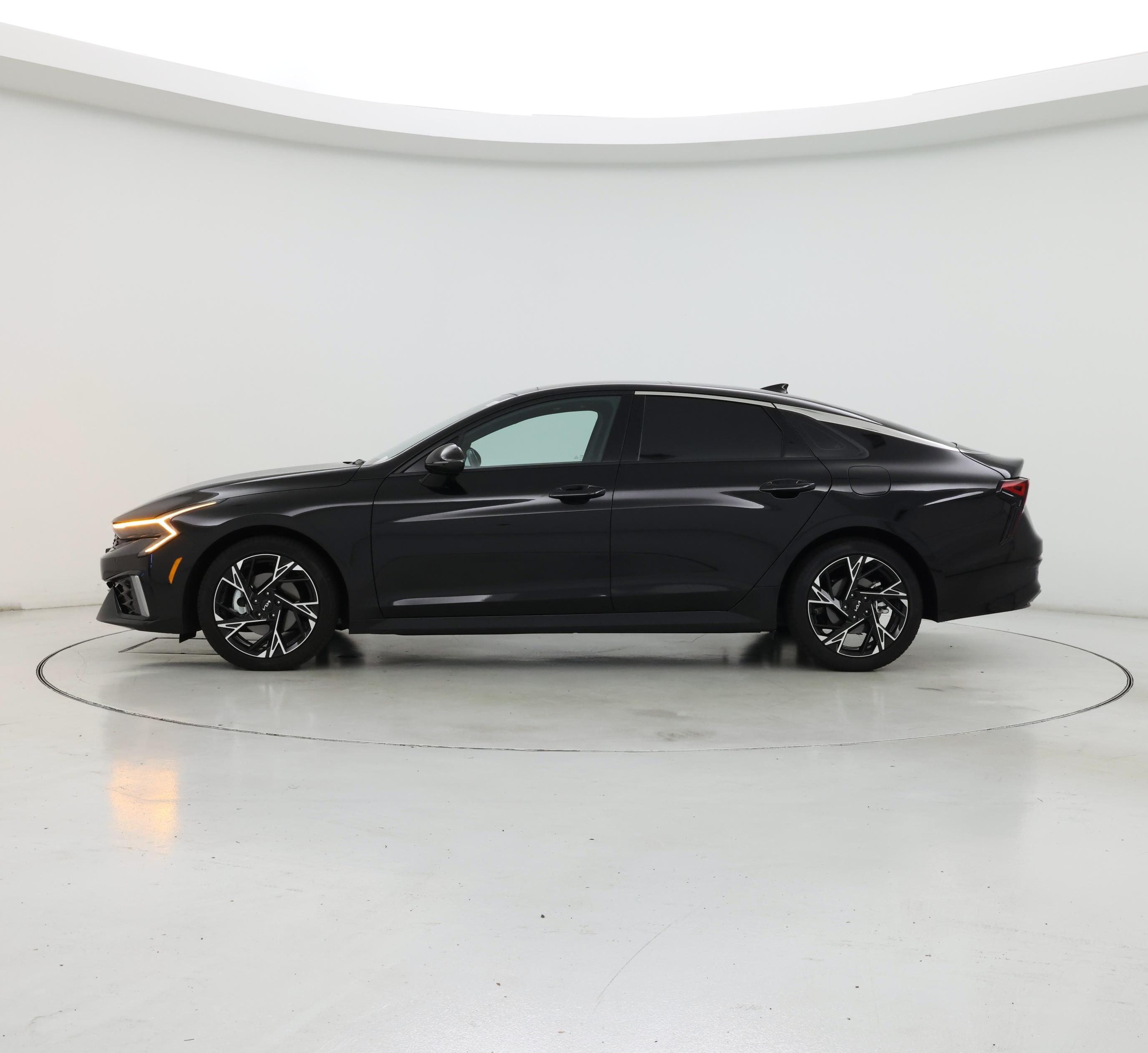Thumbnail: 2025 Kia K5 - 3