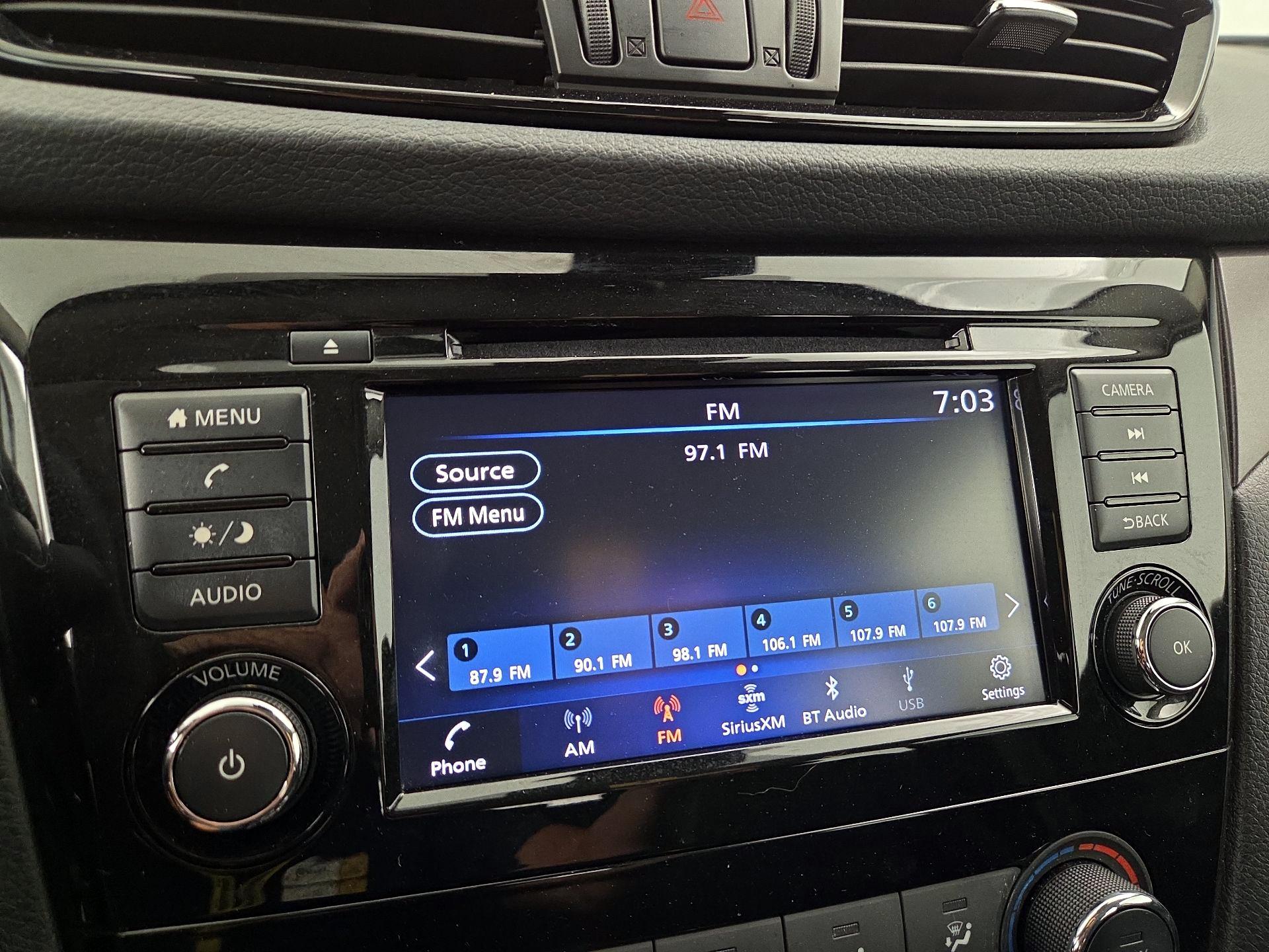 Thumbnail: 2020 Nissan Rogue Sport - 15