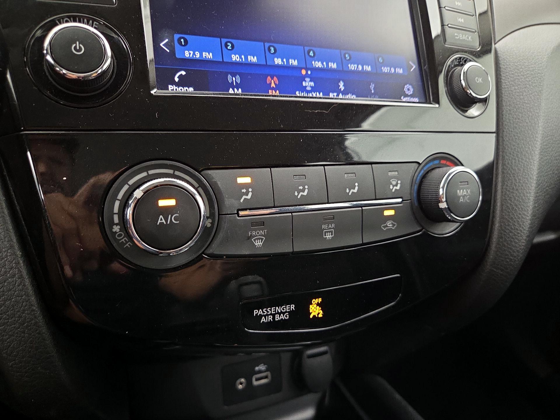 Thumbnail: 2020 Nissan Rogue Sport - 16
