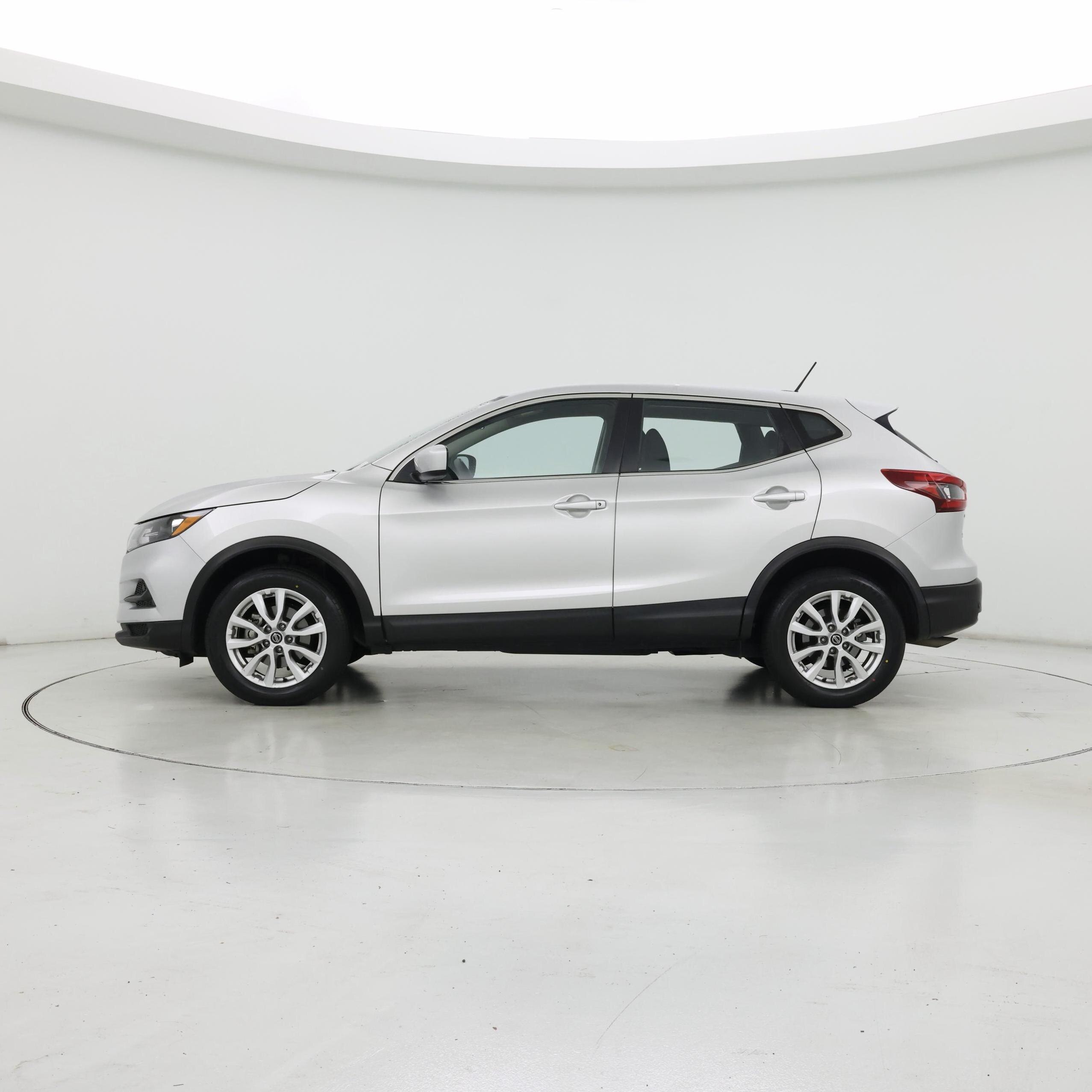 Thumbnail: 2020 Nissan Rogue Sport - 3