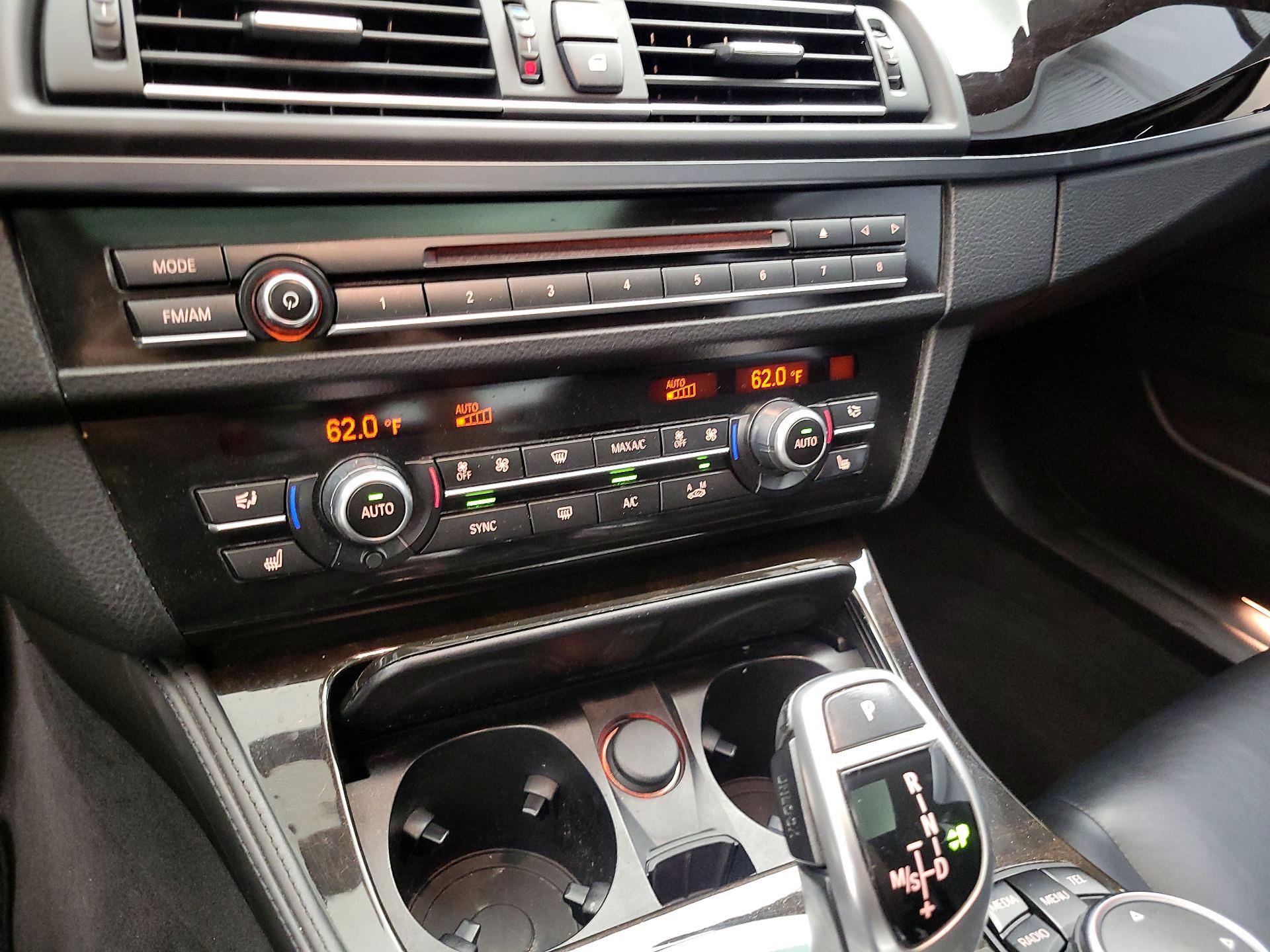 Thumbnail: 2016 BMW 5 Series - 16