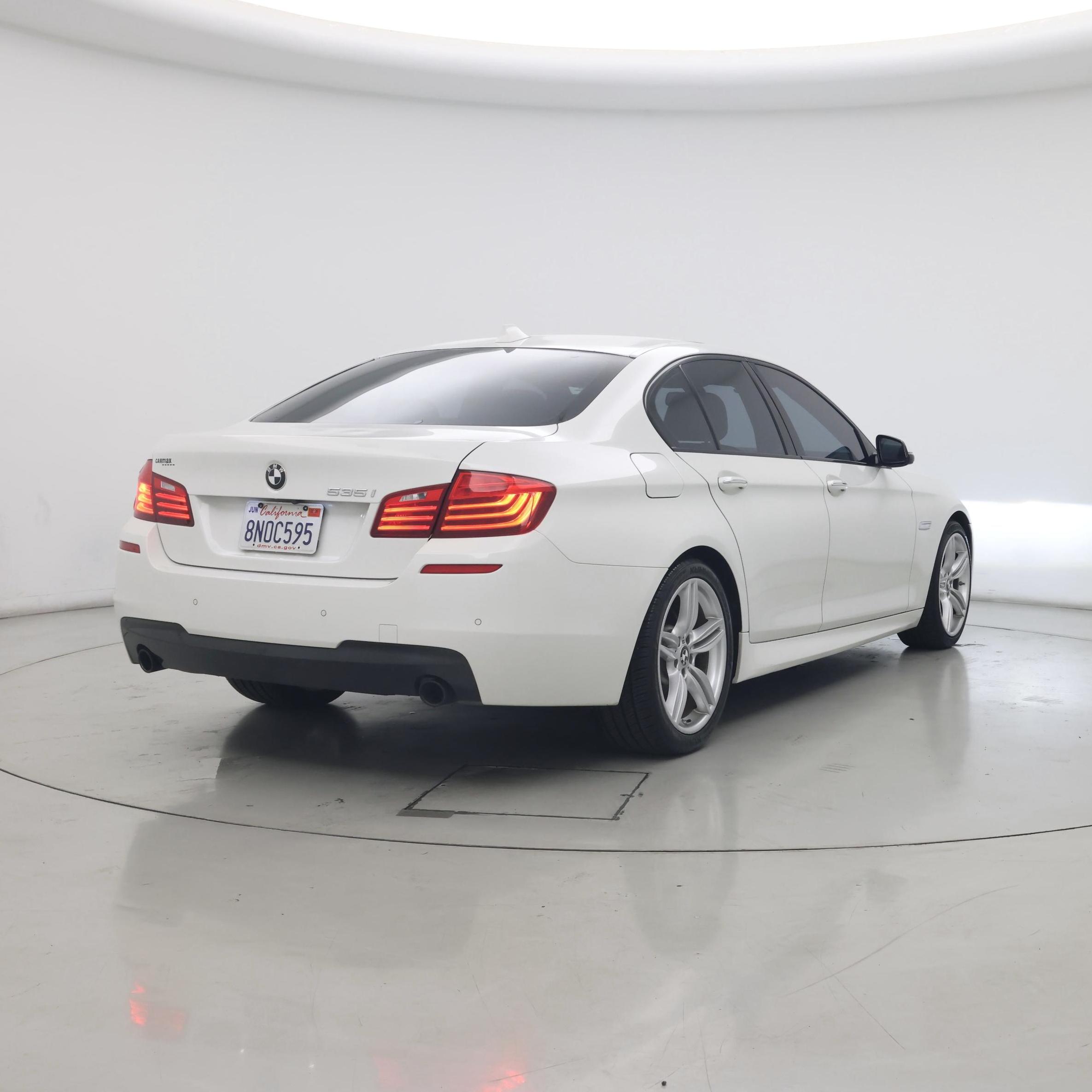 Thumbnail: 2016 BMW 5 Series - 8