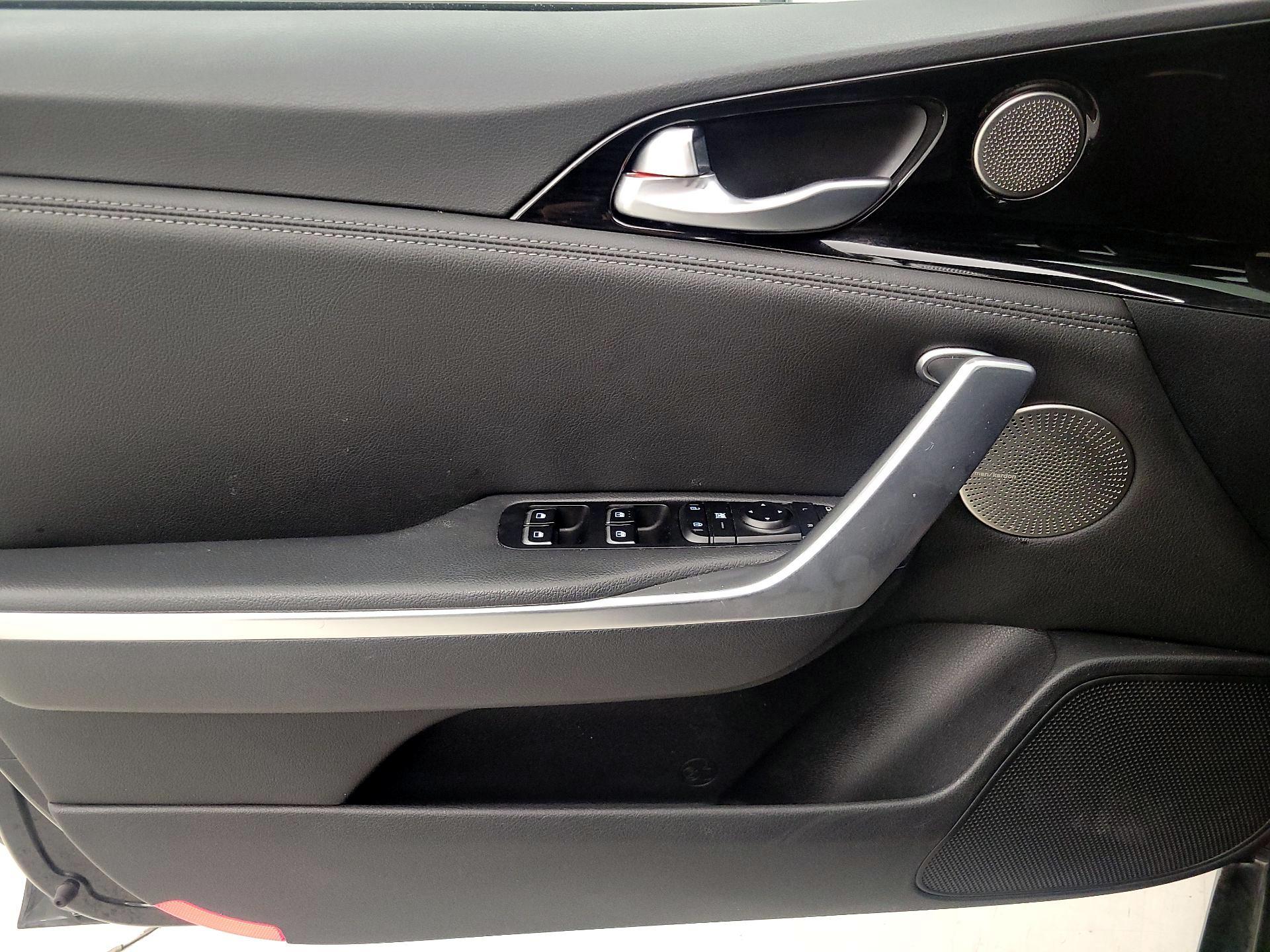 Thumbnail: 2020 Kia Stinger - 12
