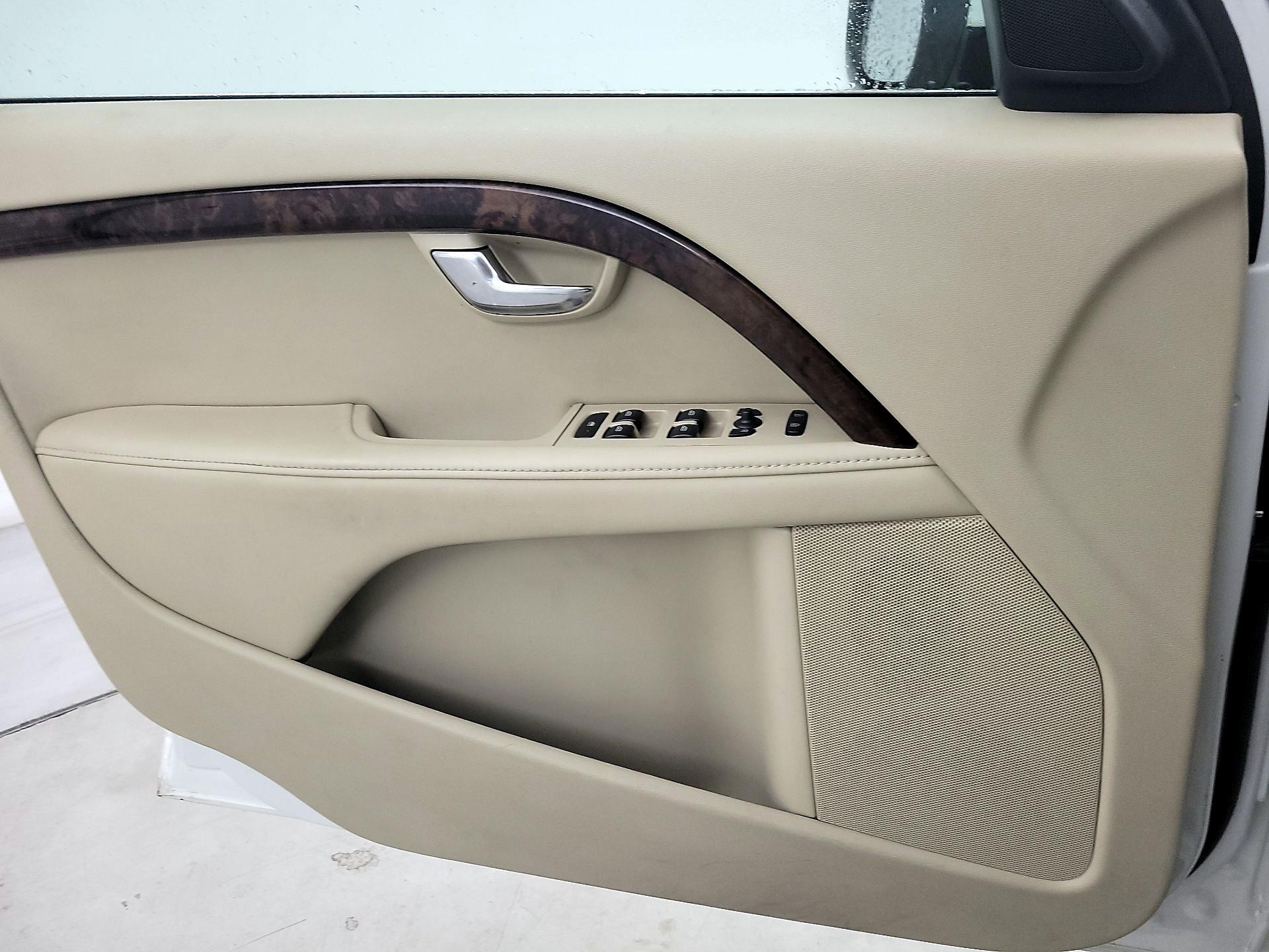 Thumbnail: 2016 Volvo S80 - 12