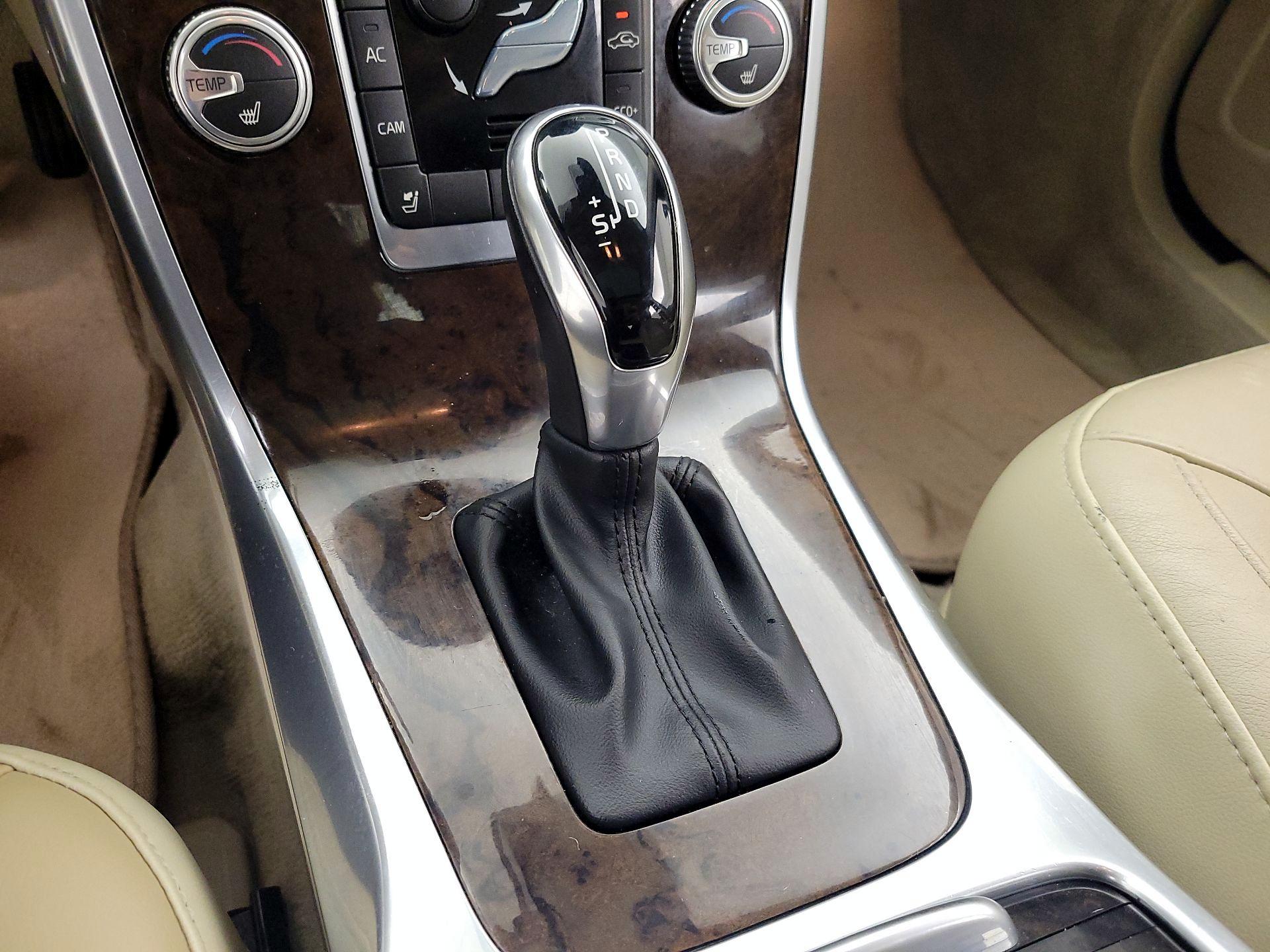 Thumbnail: 2016 Volvo S80 - 17