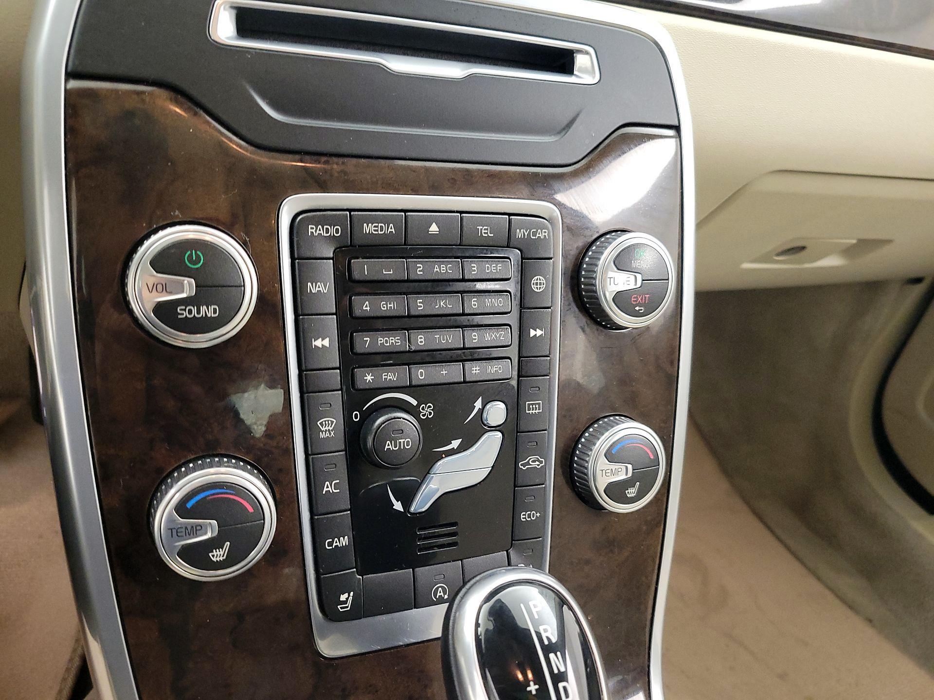 Thumbnail: 2016 Volvo S80 - 18