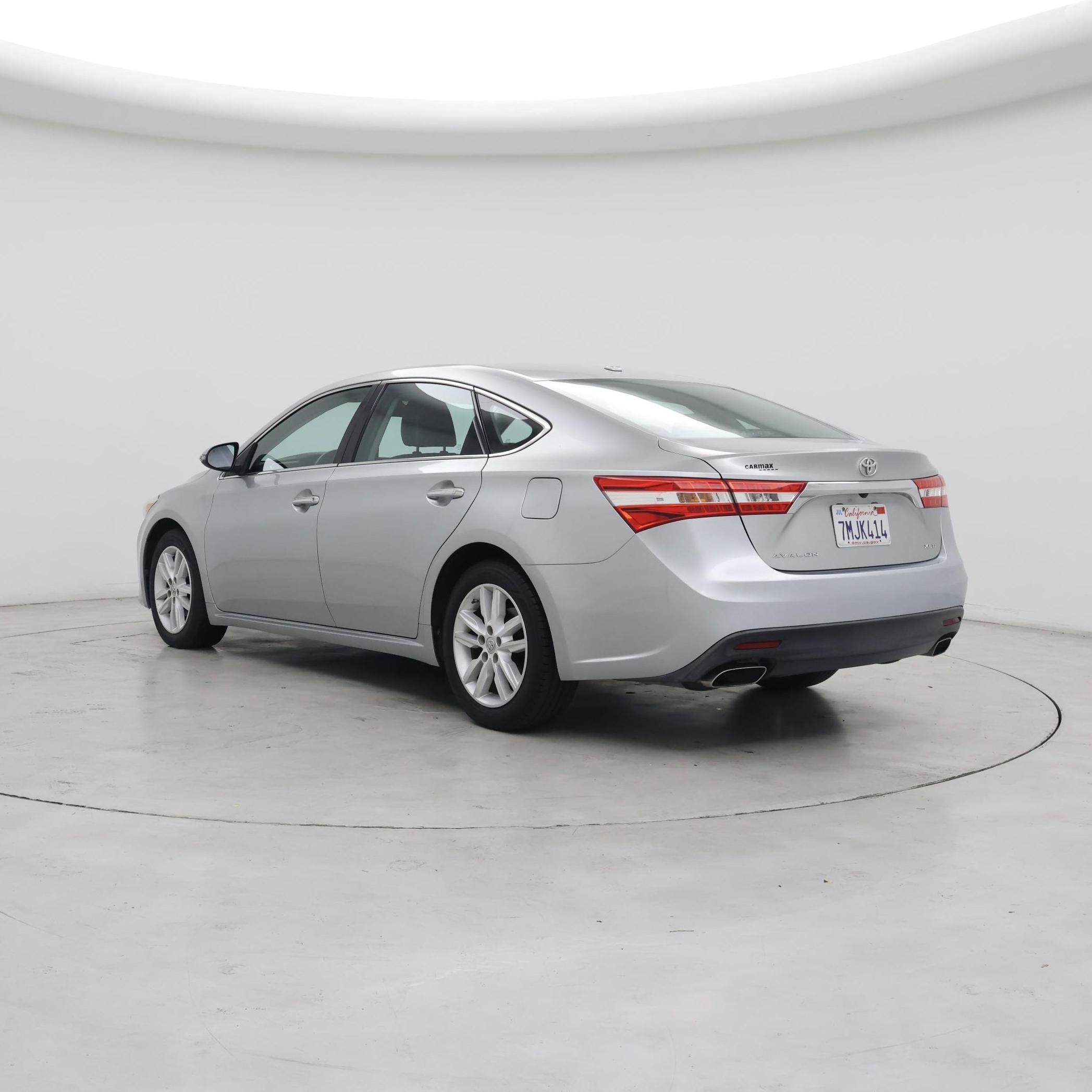 Thumbnail: 2015 Toyota Avalon - 2