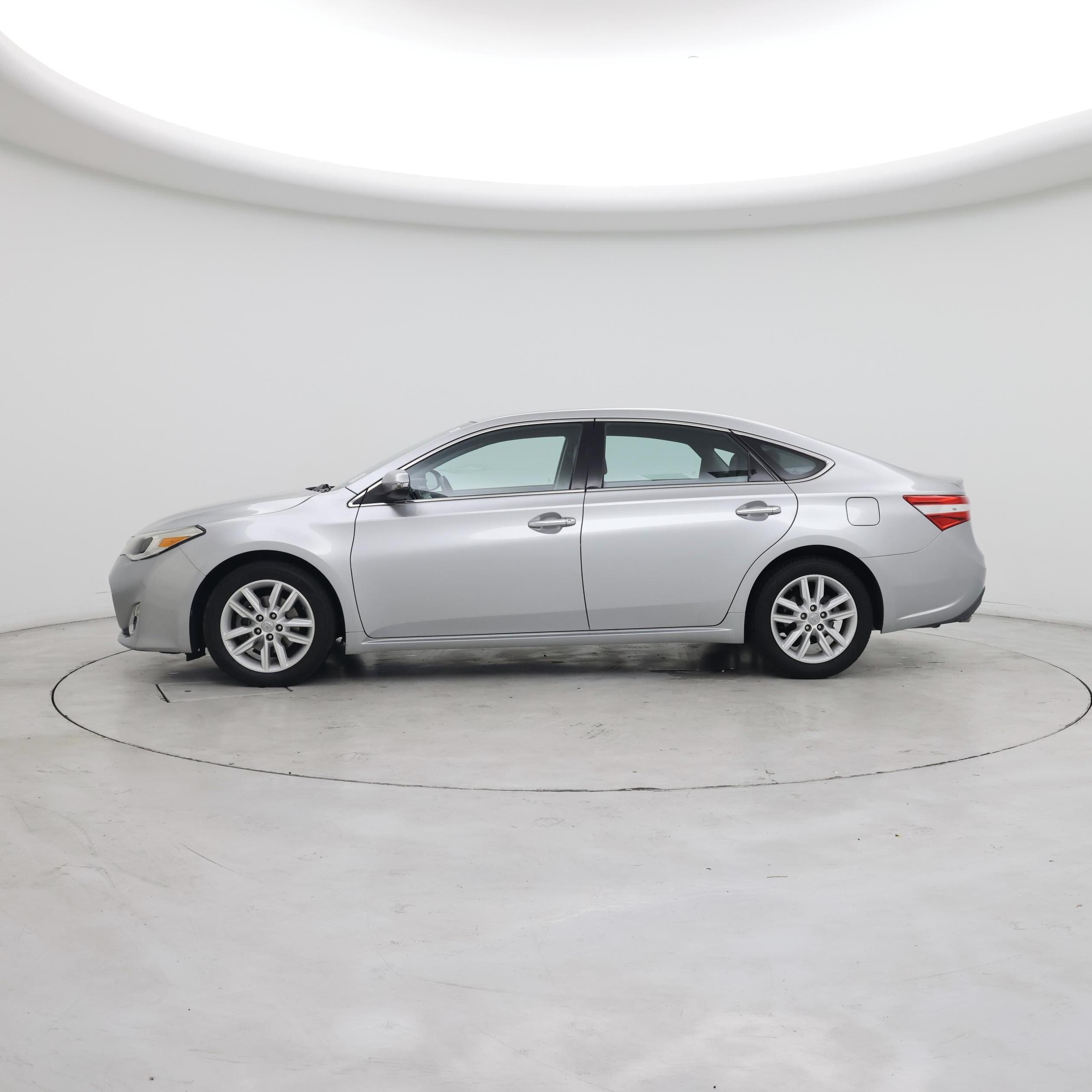 Thumbnail: 2015 Toyota Avalon - 3