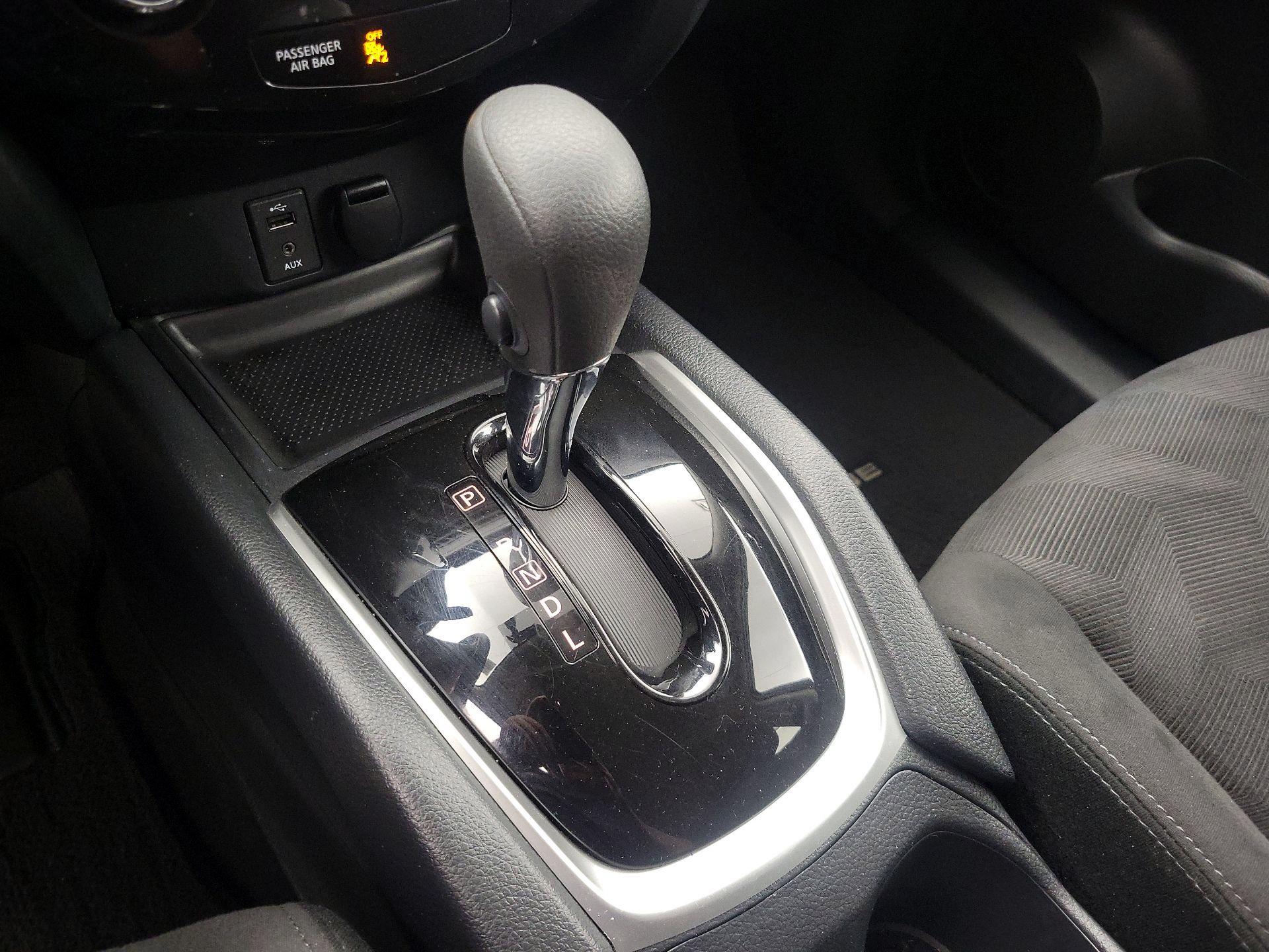 Thumbnail: 2016 Nissan Rogue - 18