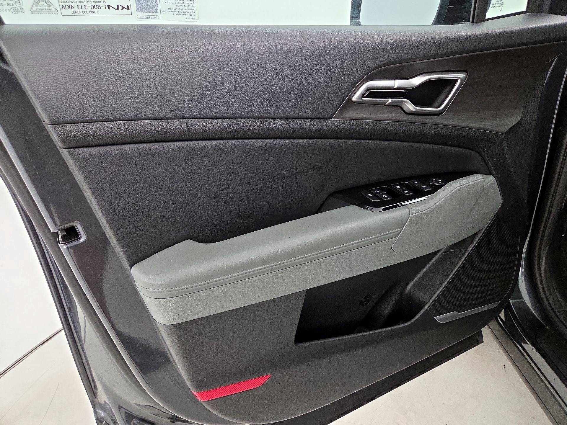 Thumbnail: 2023 Kia Sportage - 12