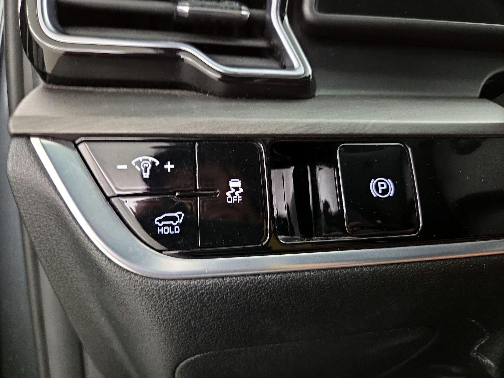 Thumbnail: 2023 Kia Sportage - 13