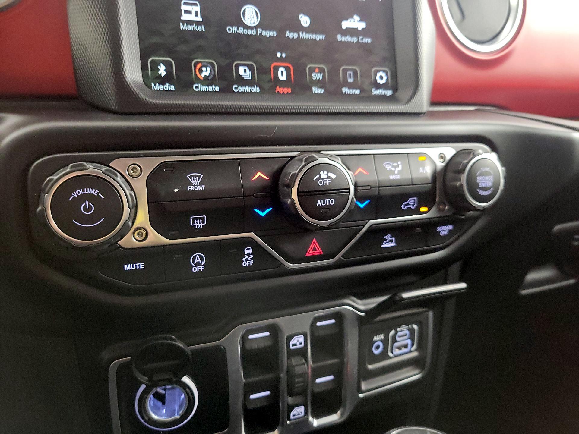 Thumbnail: 2023 Jeep Gladiator - 17