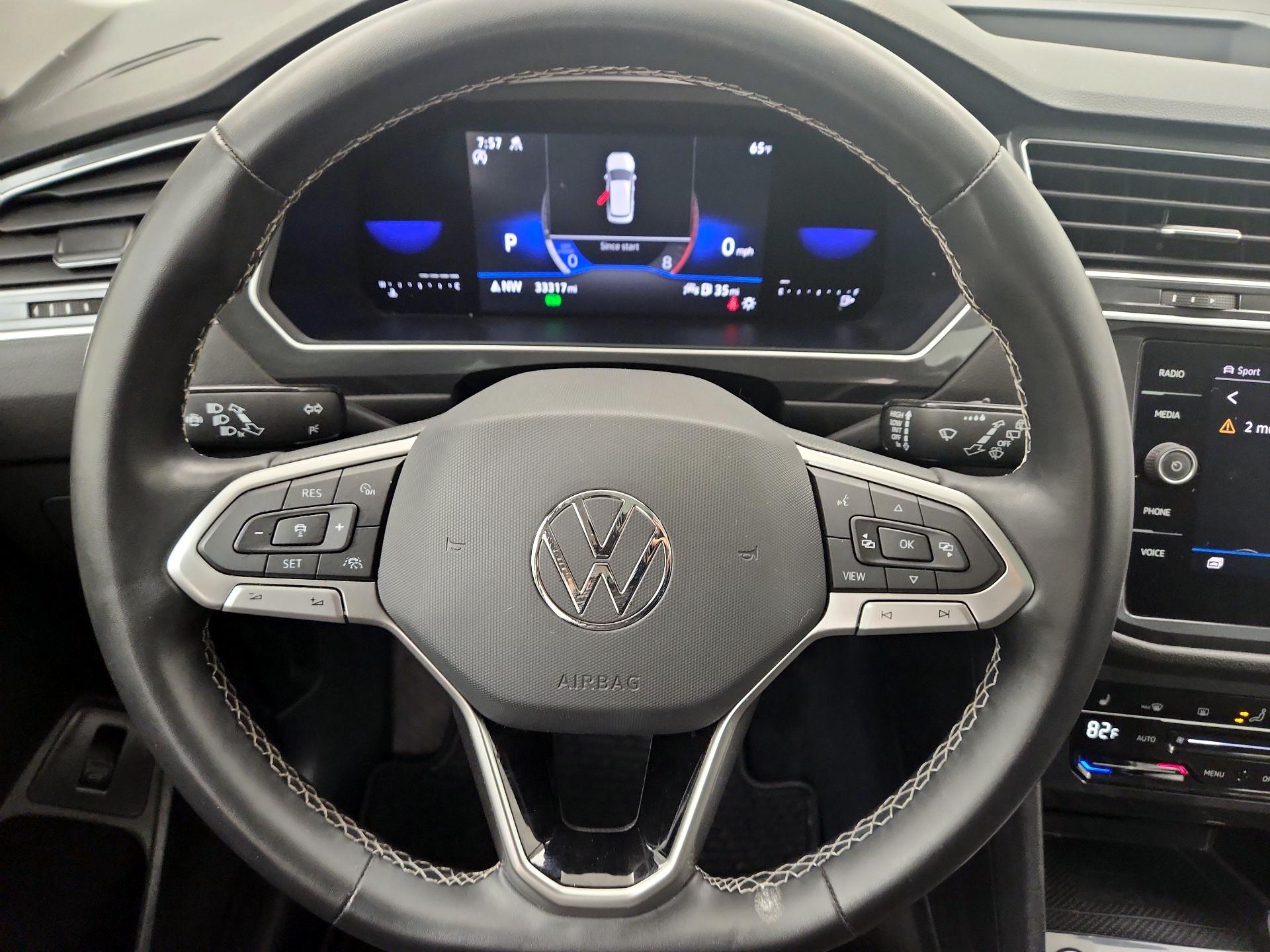 Thumbnail: 2022 Volkswagen Tiguan - 10