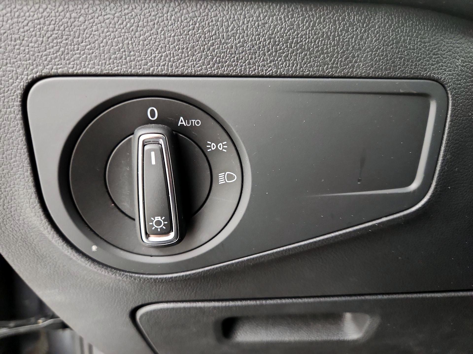 Thumbnail: 2022 Volkswagen Tiguan - 13