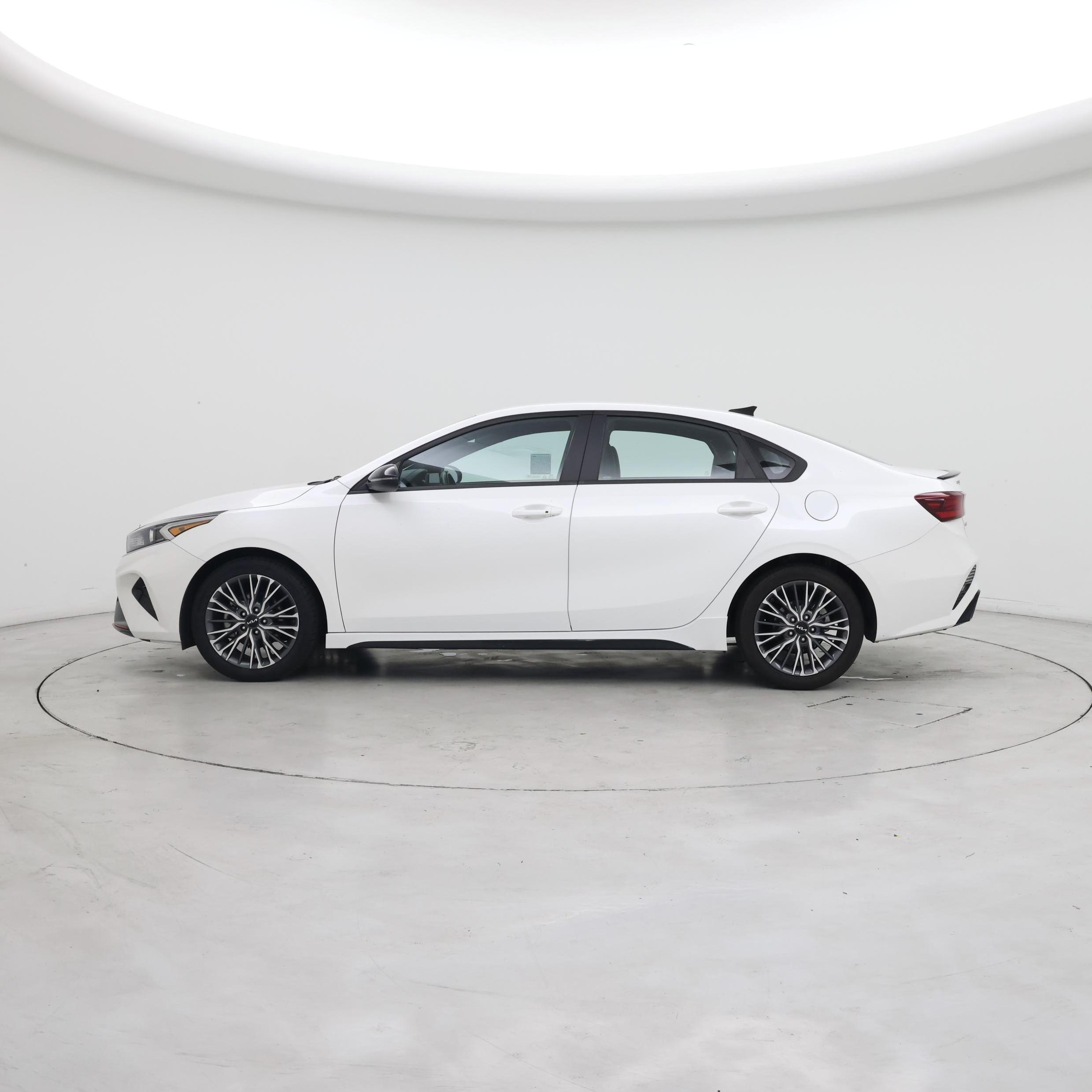 Thumbnail: 2023 Kia Forte - 3