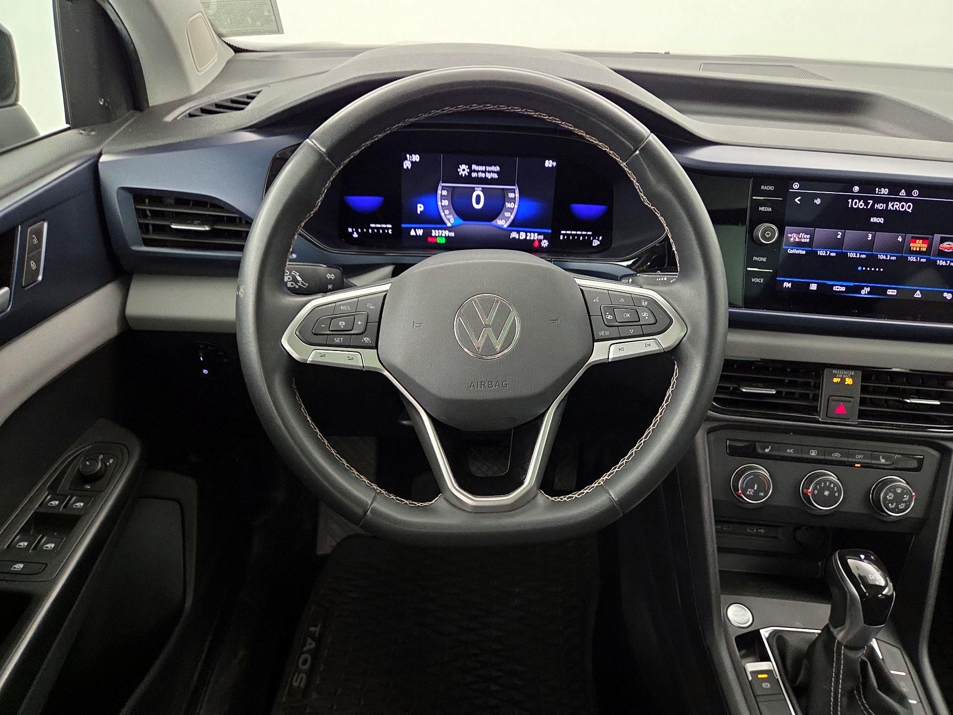 Thumbnail: 2022 Volkswagen Taos - 10