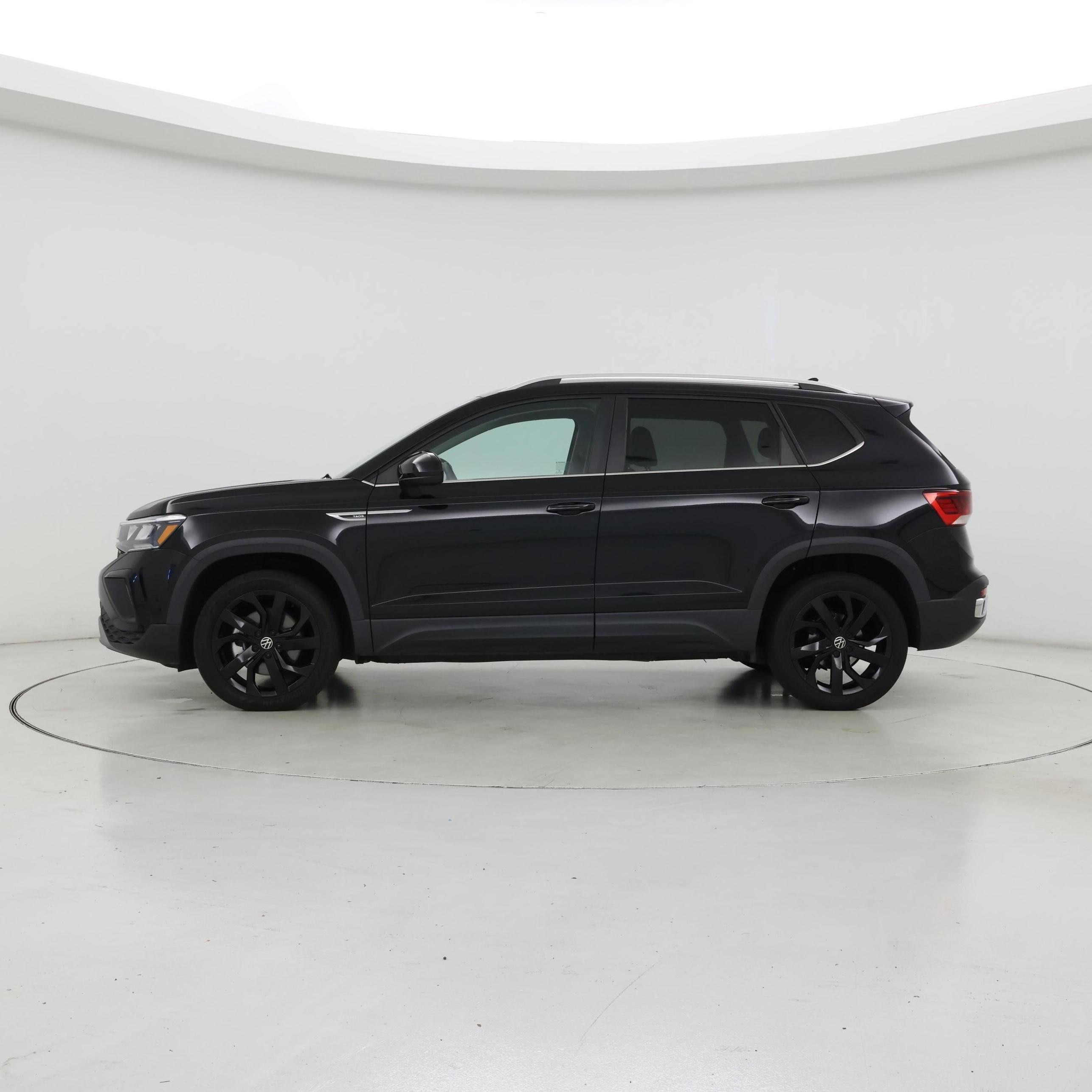 Thumbnail: 2022 Volkswagen Taos - 3