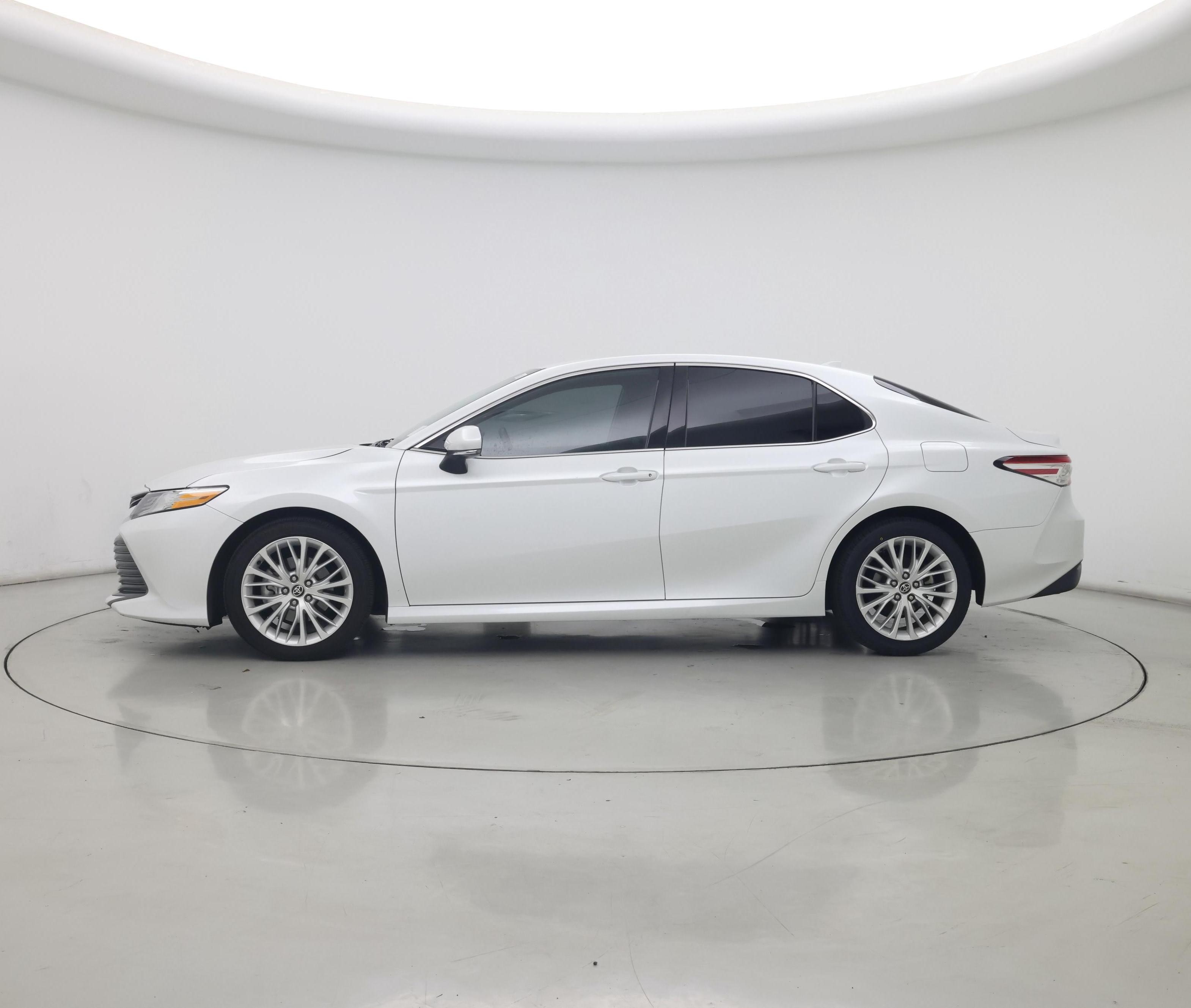 Thumbnail: 2020 Toyota Camry - 3