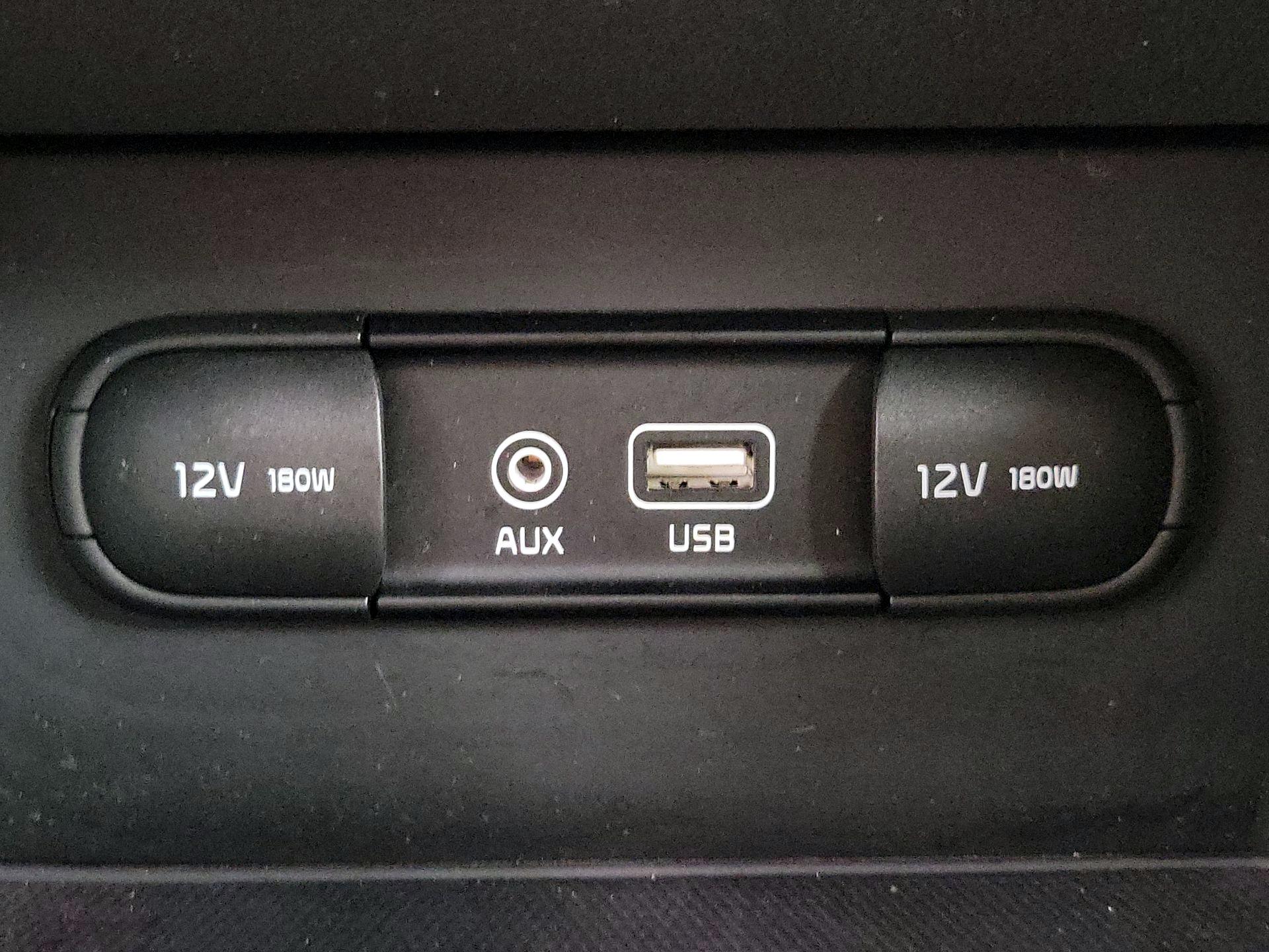 Thumbnail: 2018 Kia Niro - 18