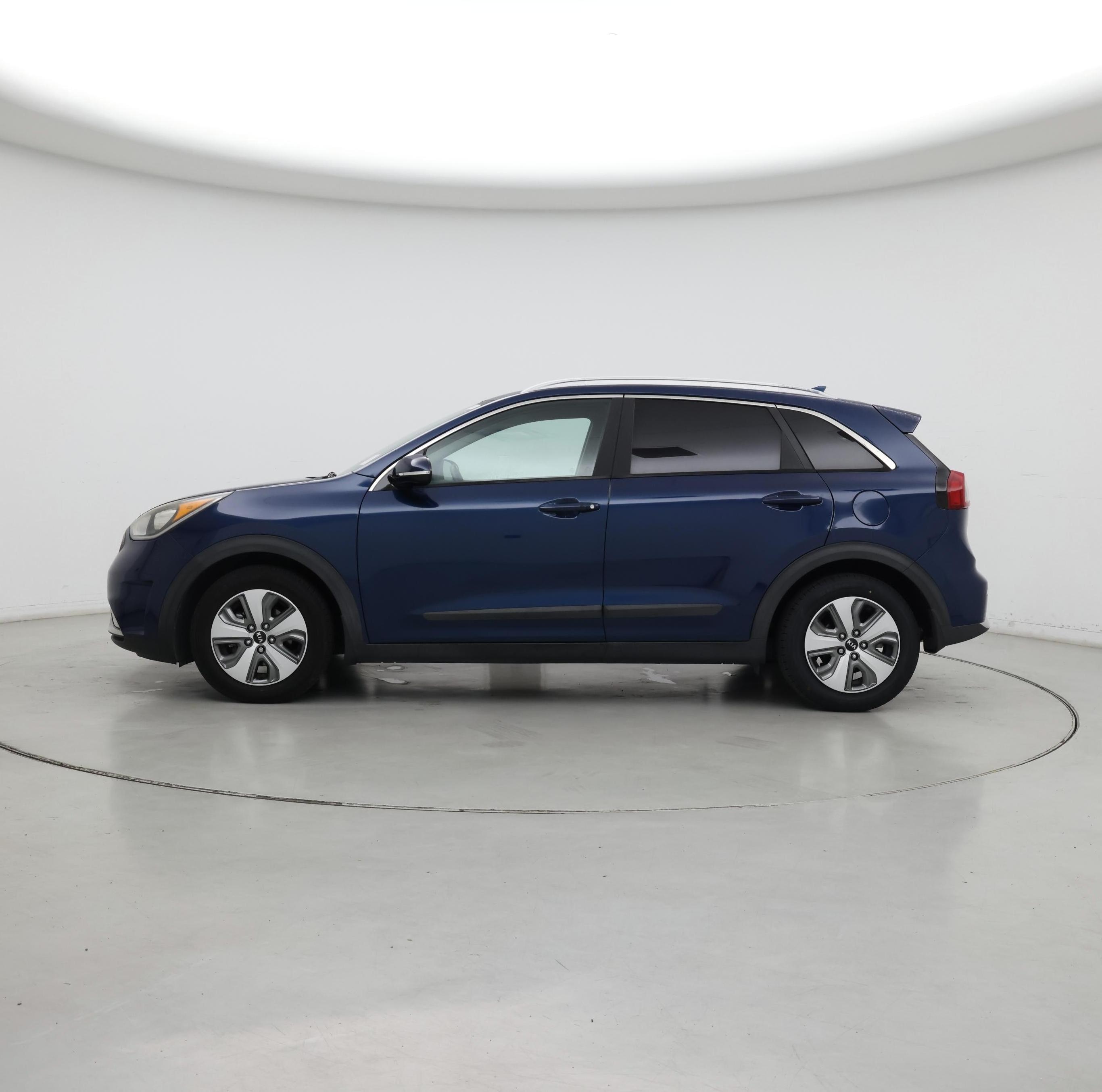 Thumbnail: 2018 Kia Niro - 3