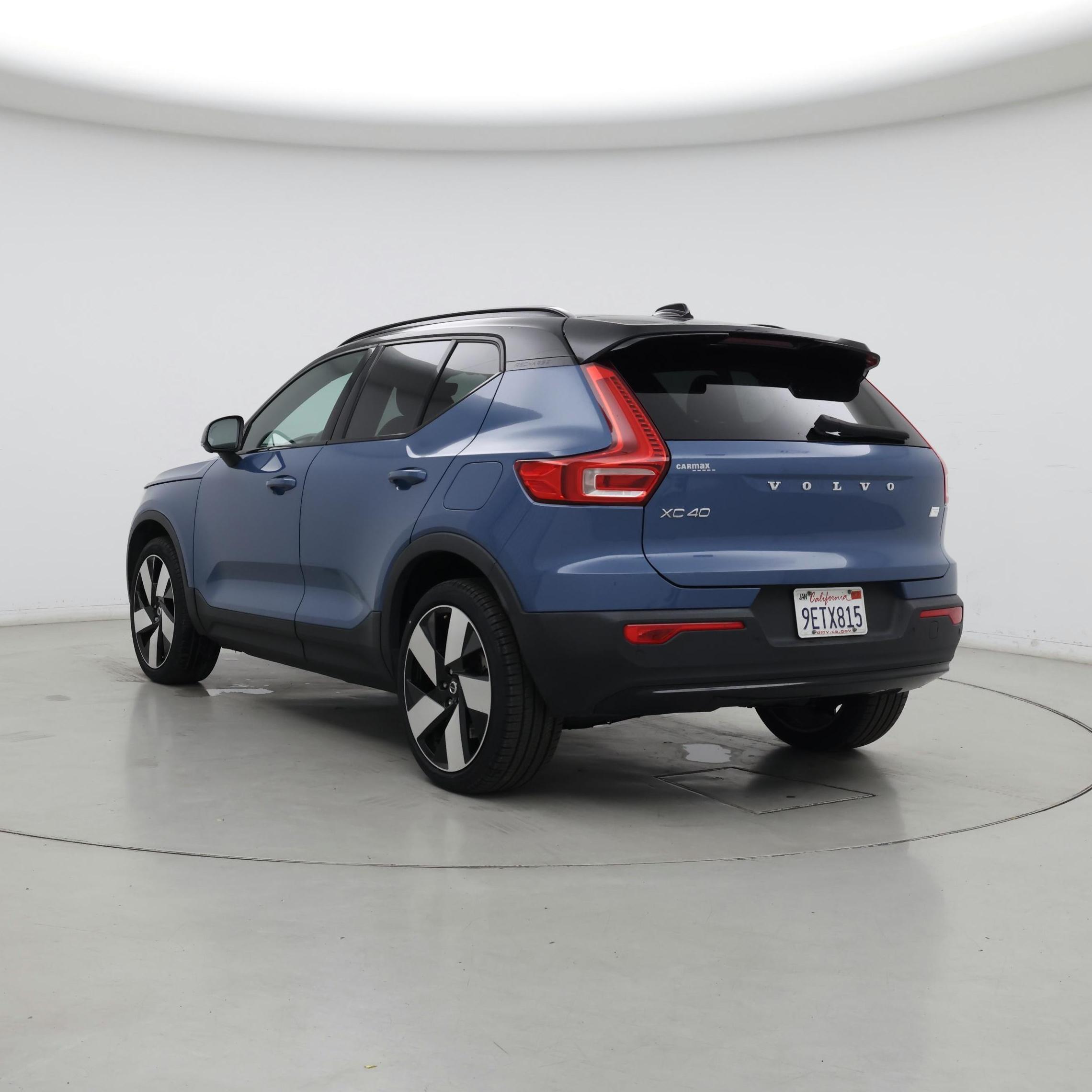 Thumbnail: 2023 Volvo XC40 - 2