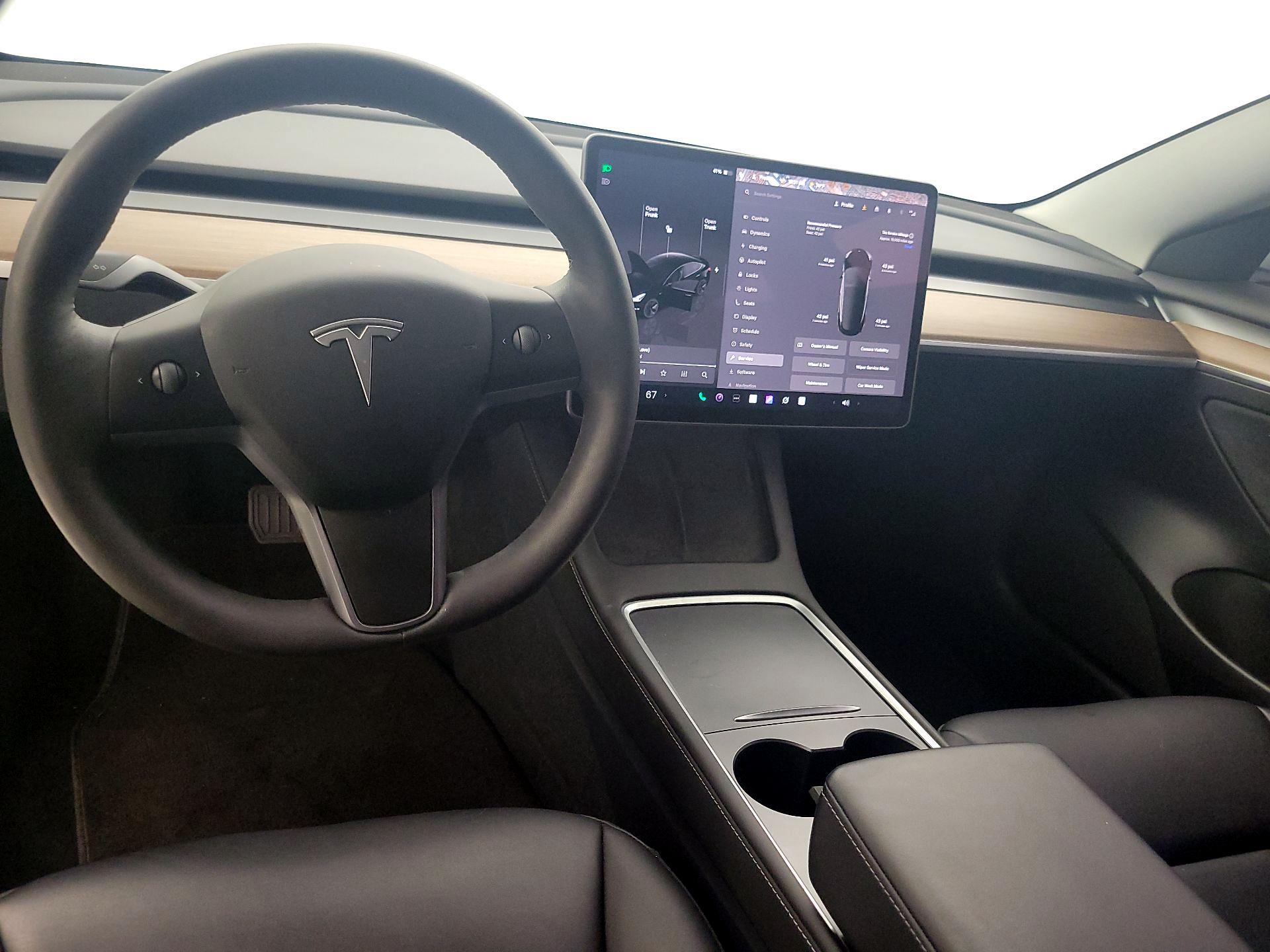 Thumbnail: 2023 Tesla Model 3 - 9