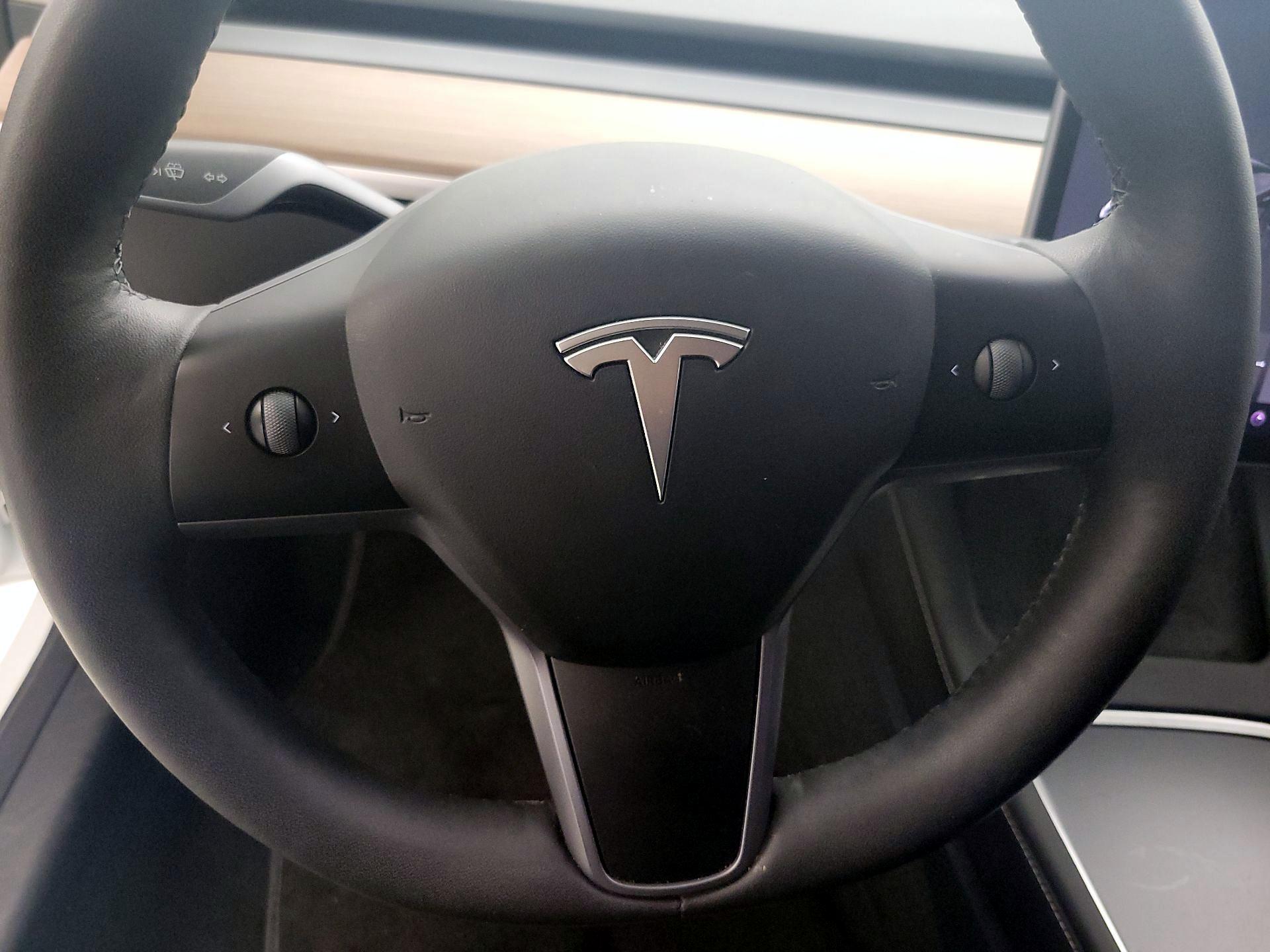 Thumbnail: 2023 Tesla Model 3 - 10