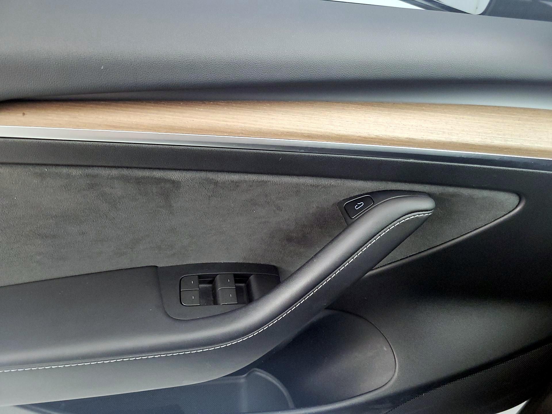 Thumbnail: 2023 Tesla Model 3 - 12